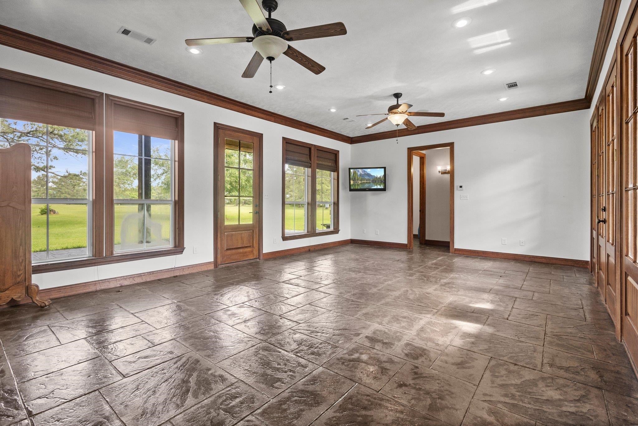 Winnie, Texas, 77665, United States, 3 Bedrooms Bedrooms, ,4 BathroomsBathrooms,Residential,Active,1963426