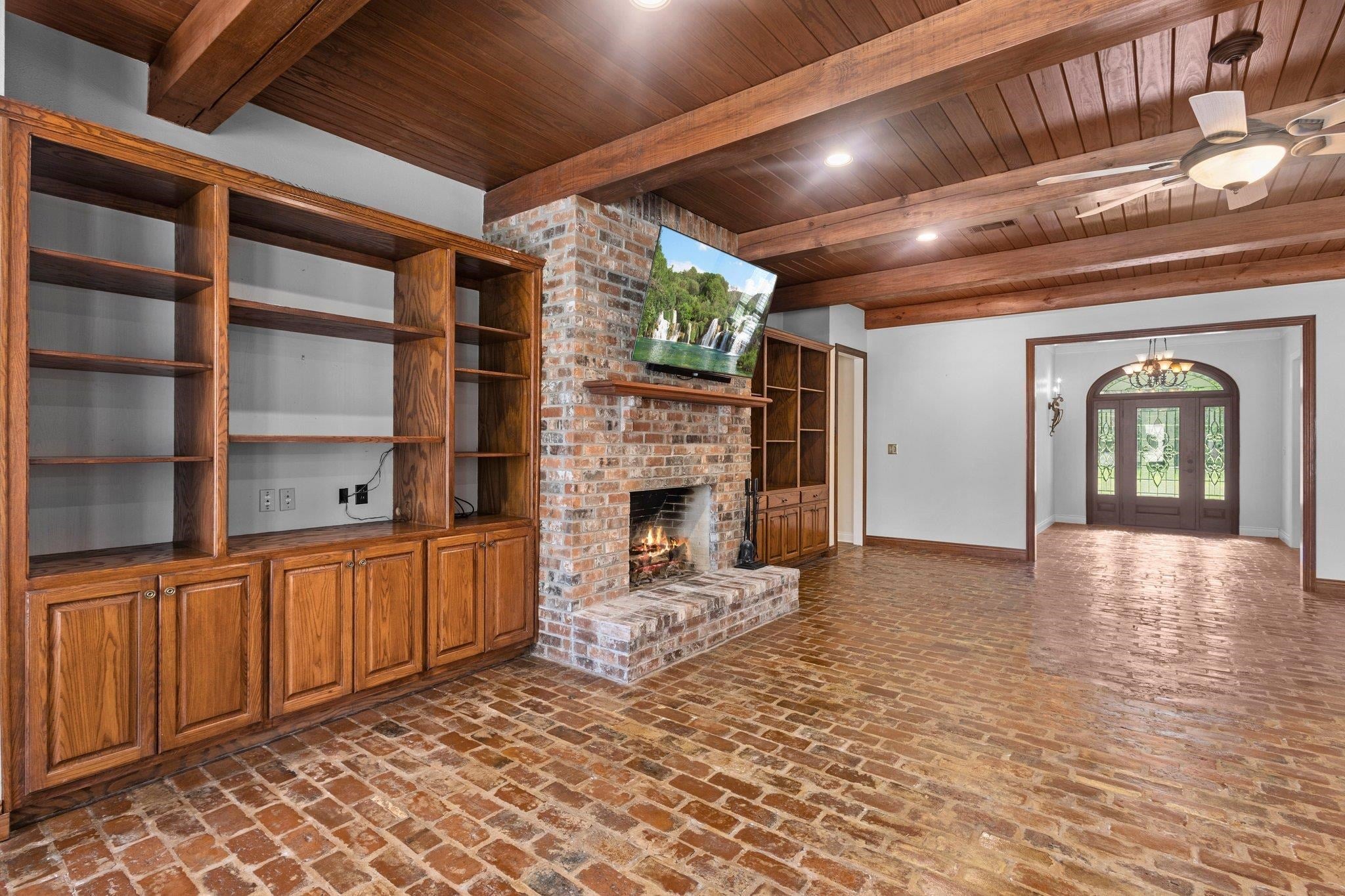 Winnie, Texas, 77665, United States, 3 Bedrooms Bedrooms, ,4 BathroomsBathrooms,Residential,Active,1963426