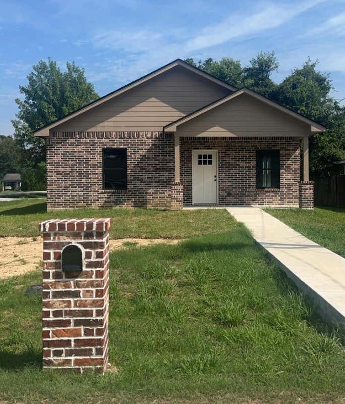 3190 CARTWRIGHT ST, BEAUMONT, TX 77701, photo 1 of 14