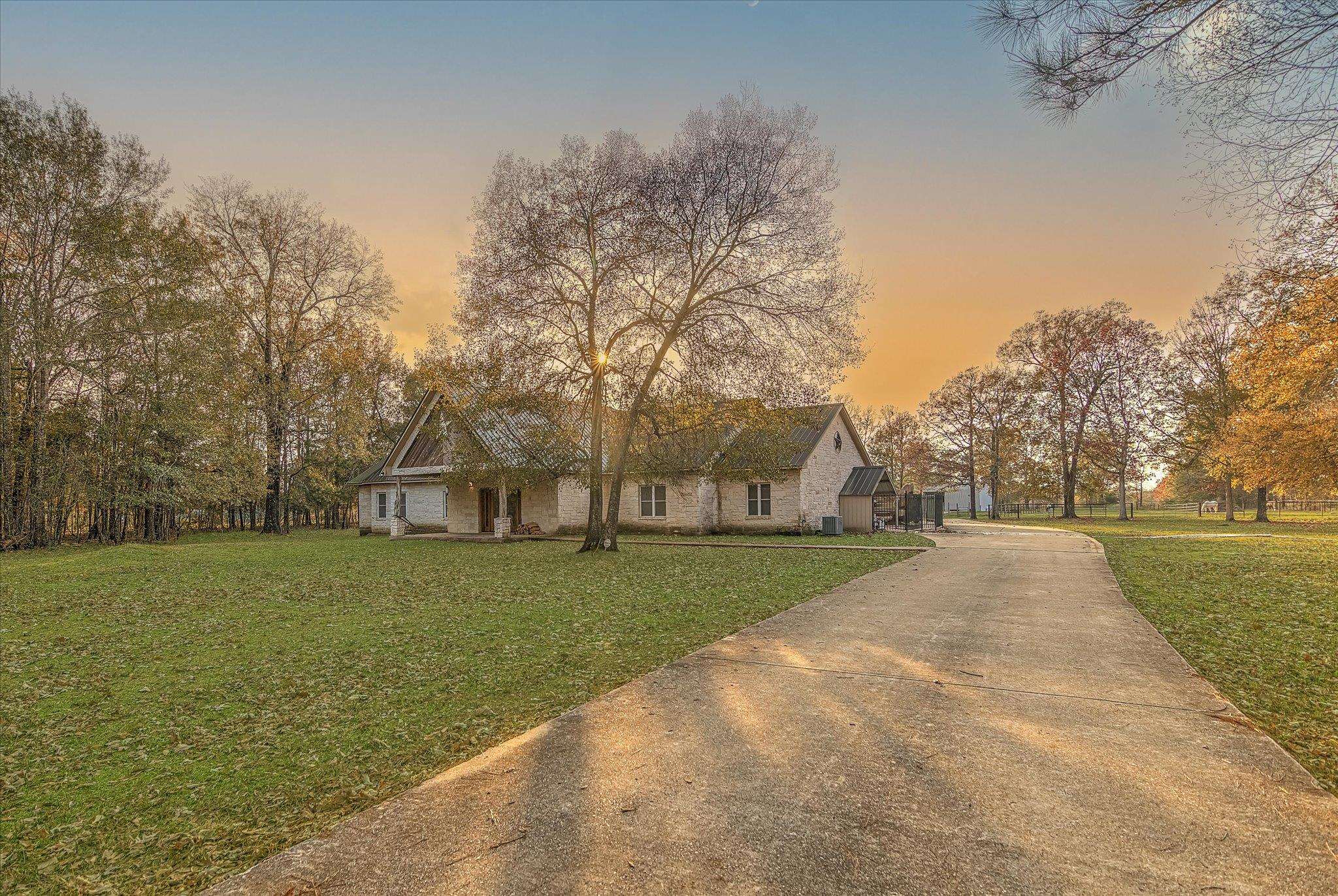 Liberty, Texas, 77575, United States, 7 Bedrooms Bedrooms, ,5 BathroomsBathrooms,Residential,Active,2007217