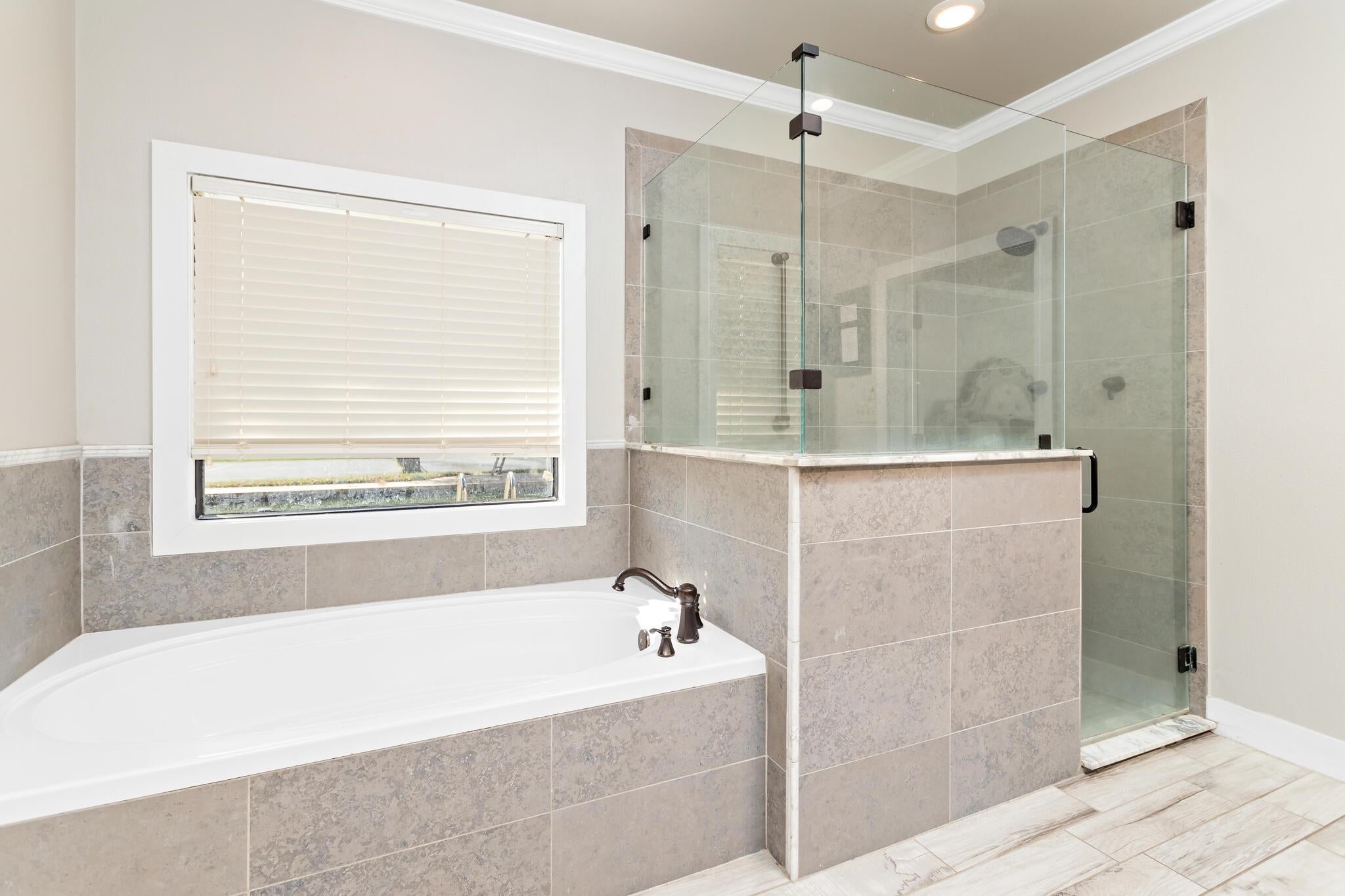 Sour Lake, Texas, 77659, United States, 5 Bedrooms Bedrooms, ,5 BathroomsBathrooms,Residential,Active,1962173