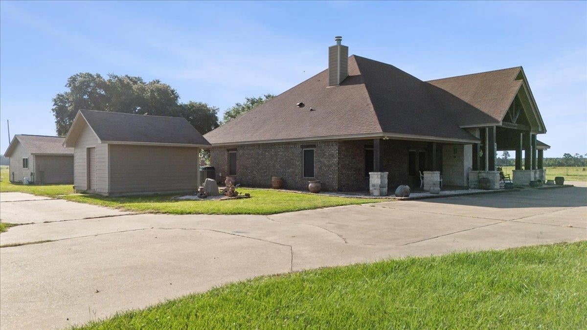 Kirbyville, Texas, 75956, United States, 3 Bedrooms Bedrooms, ,3 BathroomsBathrooms,Residential,Active,2001048