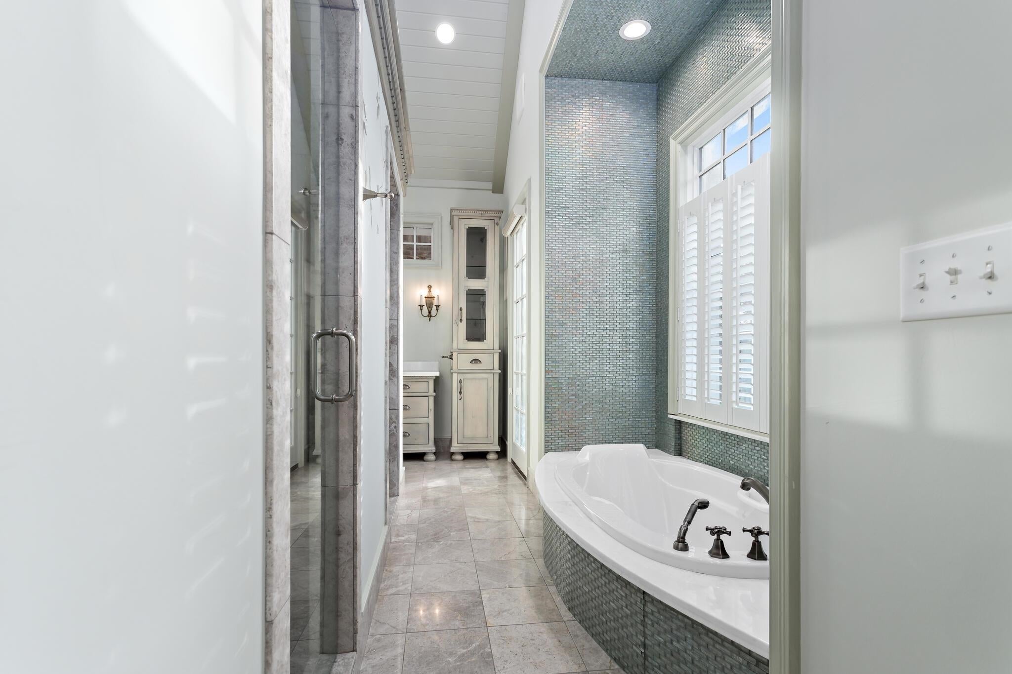 Beaumont, Texas, 77706, United States, ,5 BathroomsBathrooms,Residential,Active,1808378