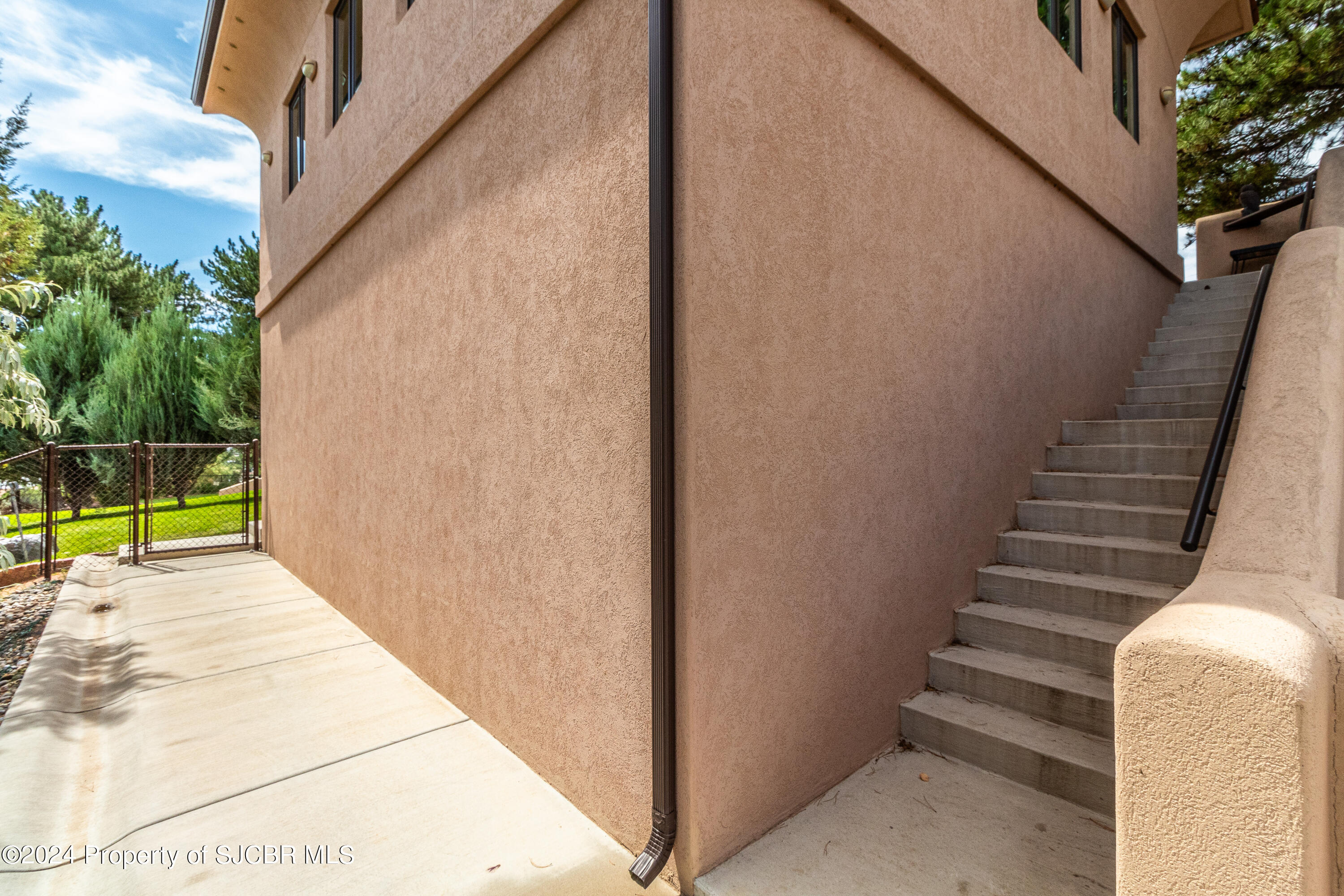 Farmington, New Mexico, 87401, United States, 4 Bedrooms Bedrooms, ,5 BathroomsBathrooms,Residential,Active,1959553