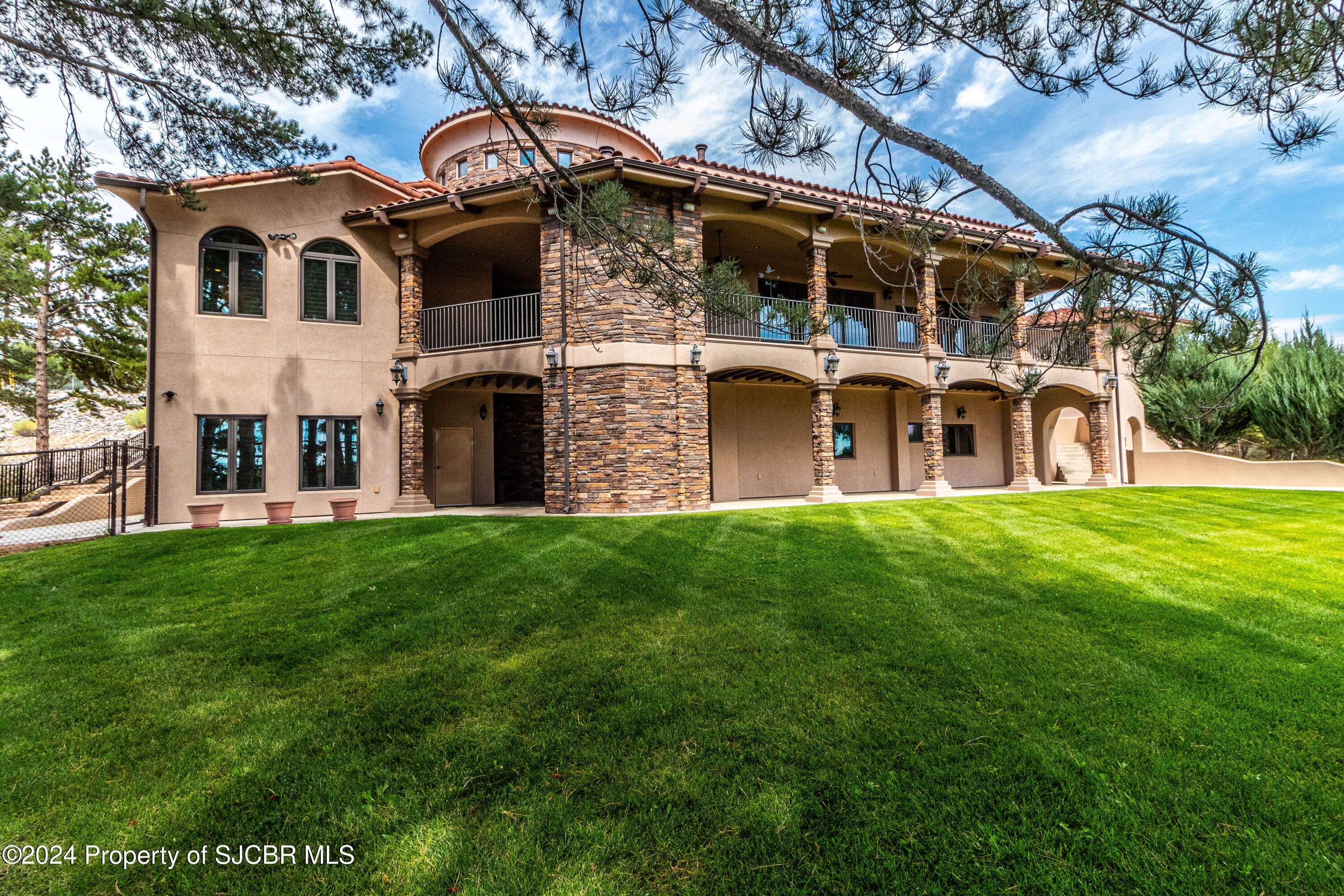 Farmington, New Mexico, 87401, United States, 4 Bedrooms Bedrooms, ,5 BathroomsBathrooms,Residential,Active,1959553