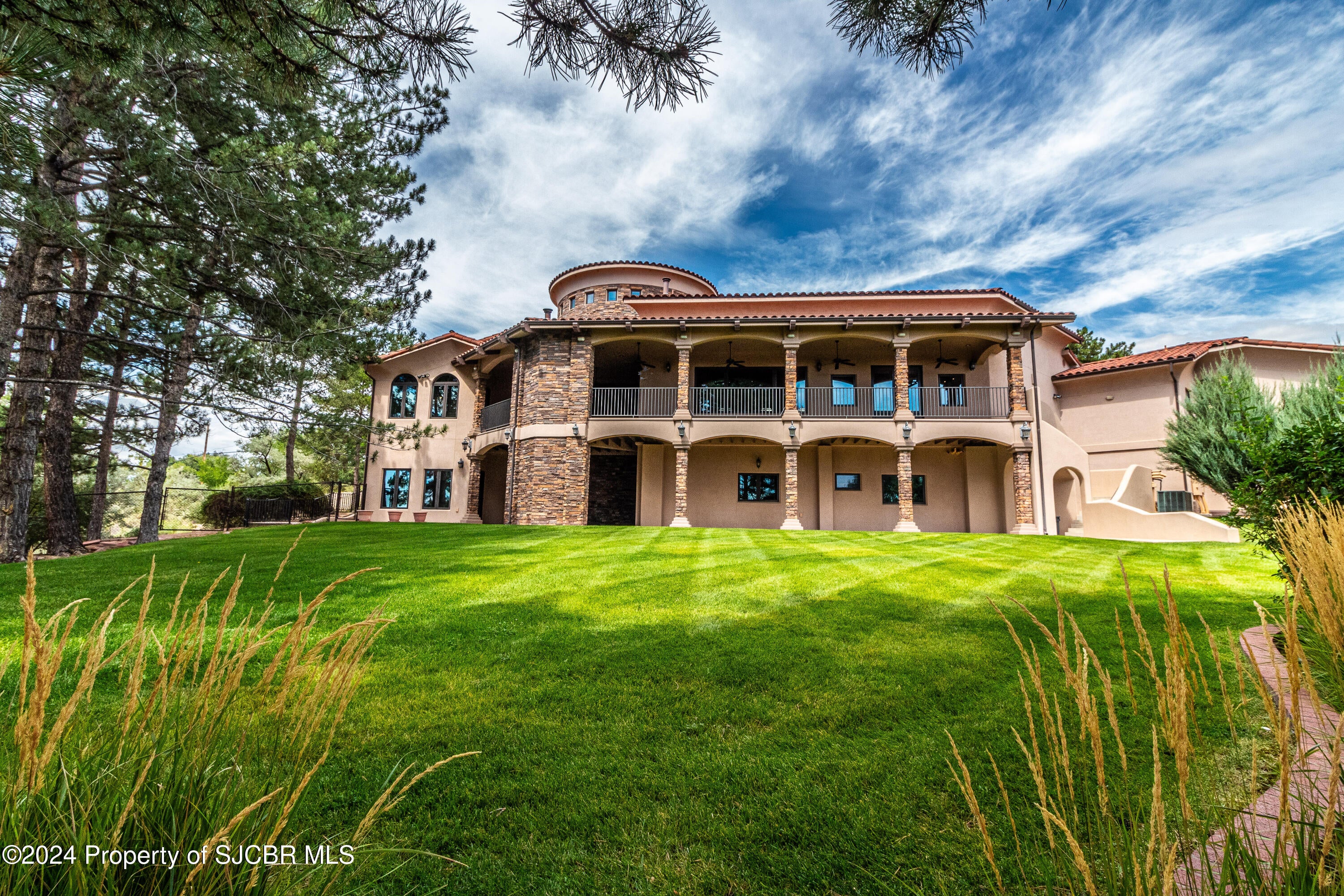 Farmington, New Mexico, 87401, United States, 4 Bedrooms Bedrooms, ,5 BathroomsBathrooms,Residential,Active,1959553