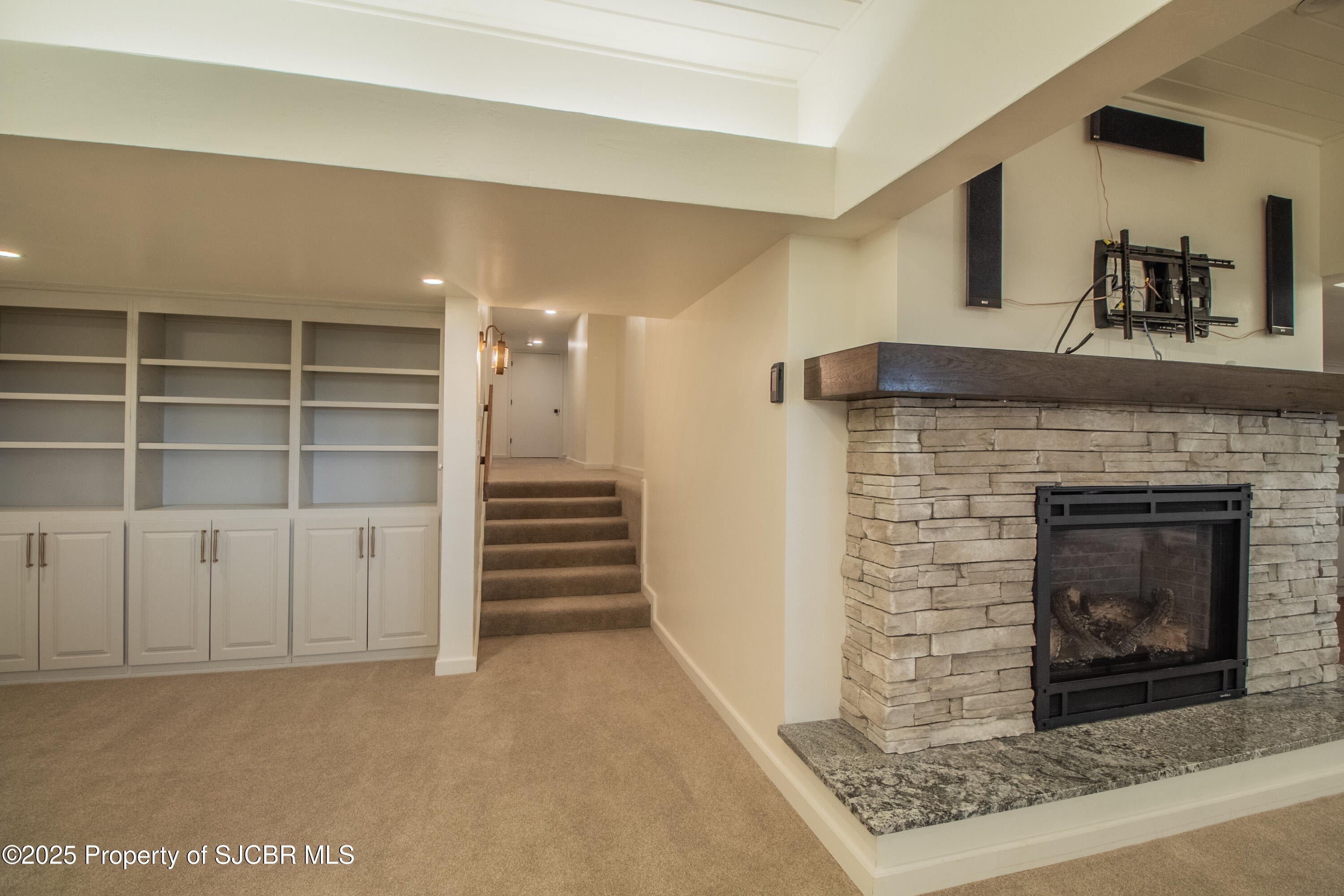 Farmington, New Mexico, 87401, United States, 5 Bedrooms Bedrooms, ,5 BathroomsBathrooms,Residential,Active,1942355