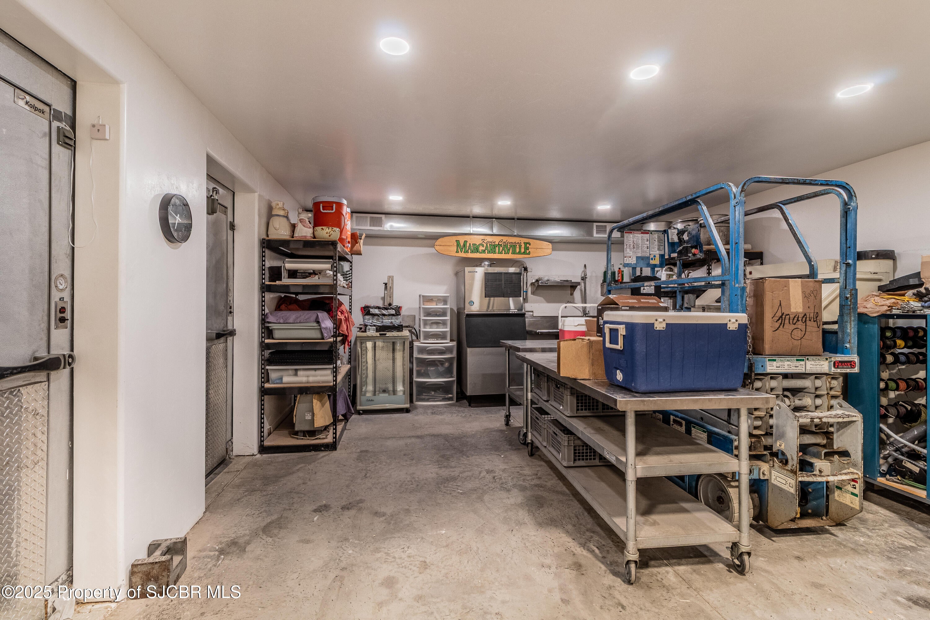 Aztec, New Mexico, 87410, United States, 3 Bedrooms Bedrooms, ,4 BathroomsBathrooms,Residential,Active,1953412