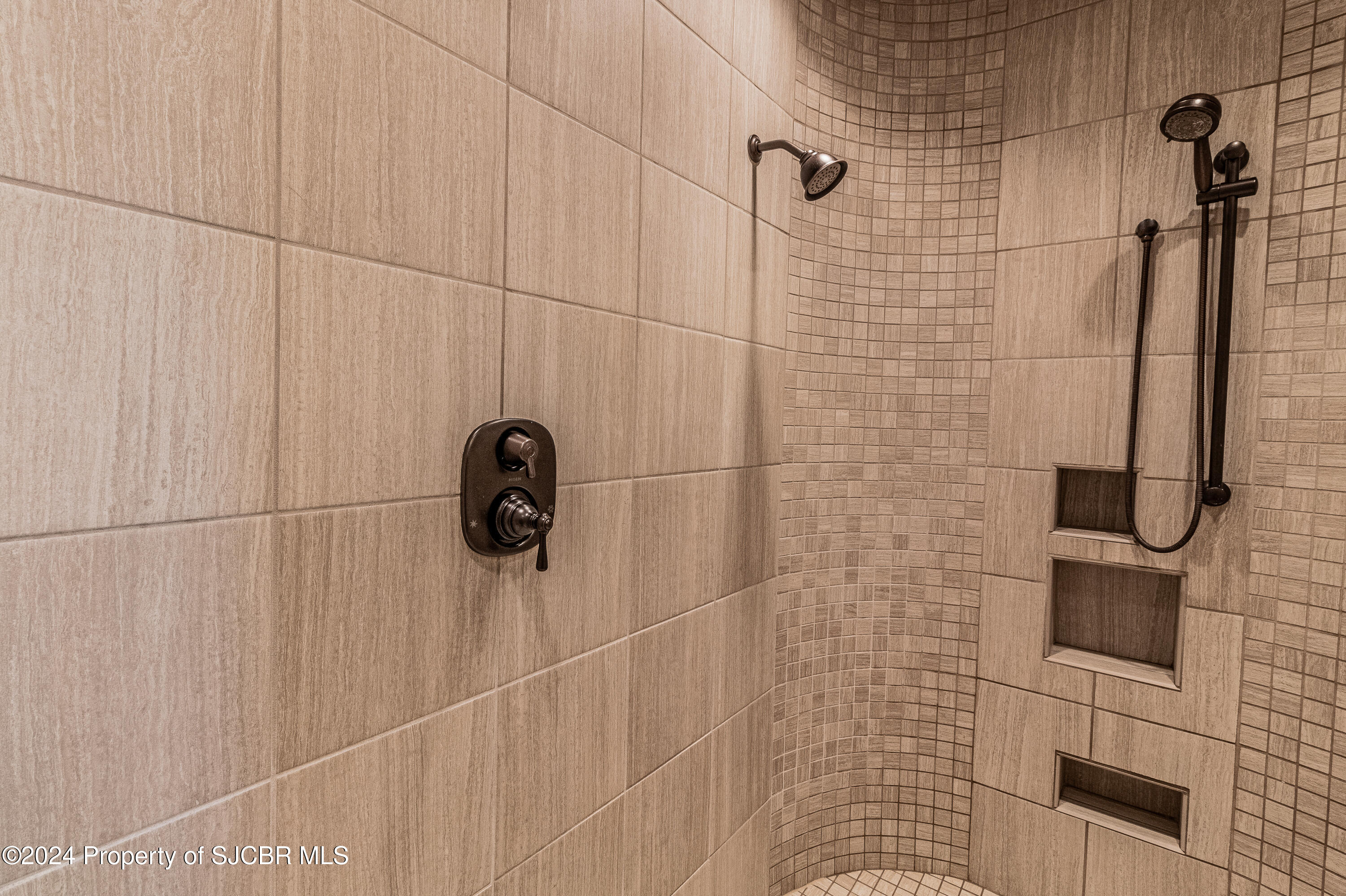 Farmington, New Mexico, 87401, United States, 4 Bedrooms Bedrooms, ,5 BathroomsBathrooms,Residential,Active,1959553