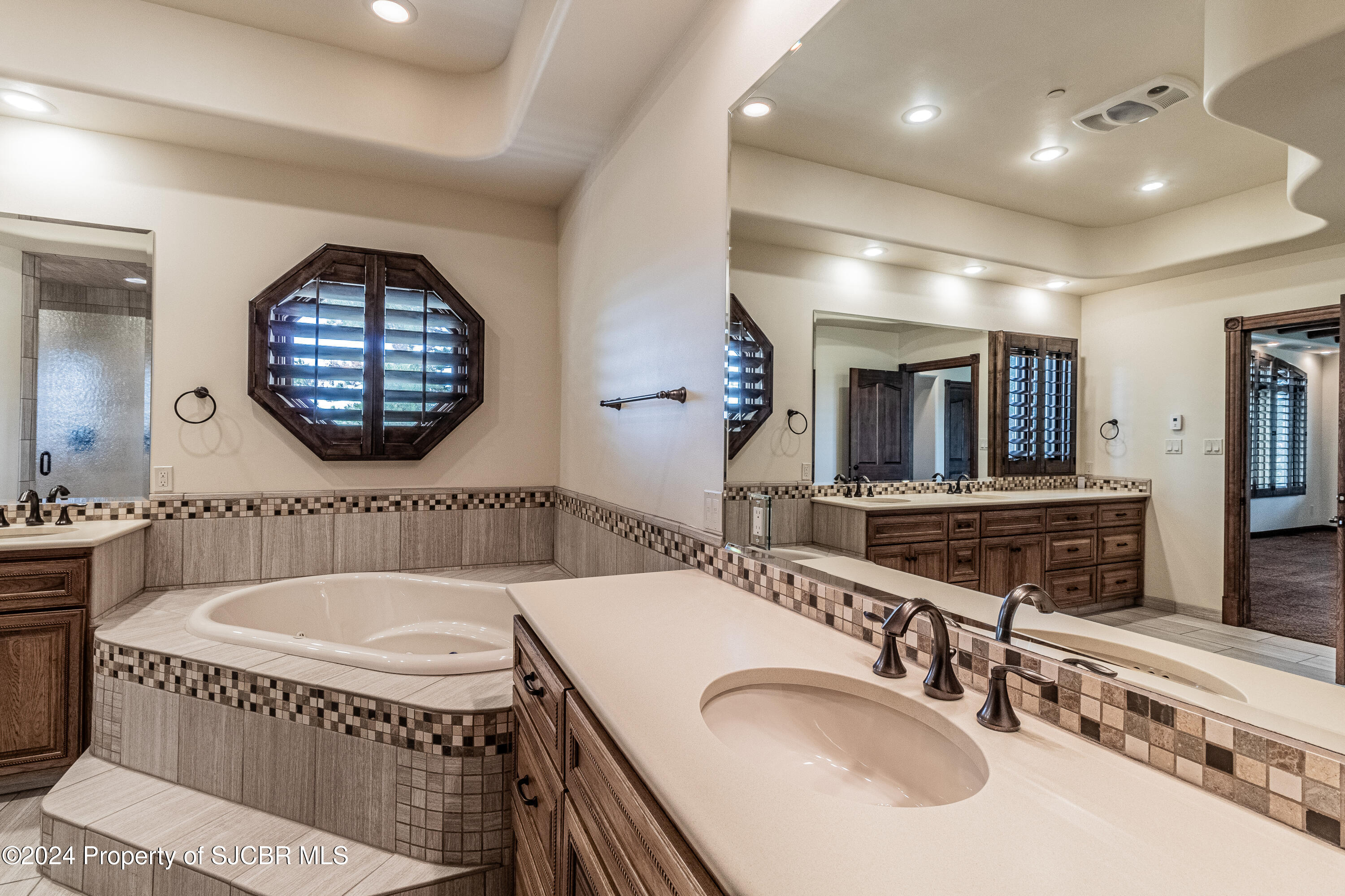 Farmington, New Mexico, 87401, United States, 4 Bedrooms Bedrooms, ,5 BathroomsBathrooms,Residential,Active,1959553