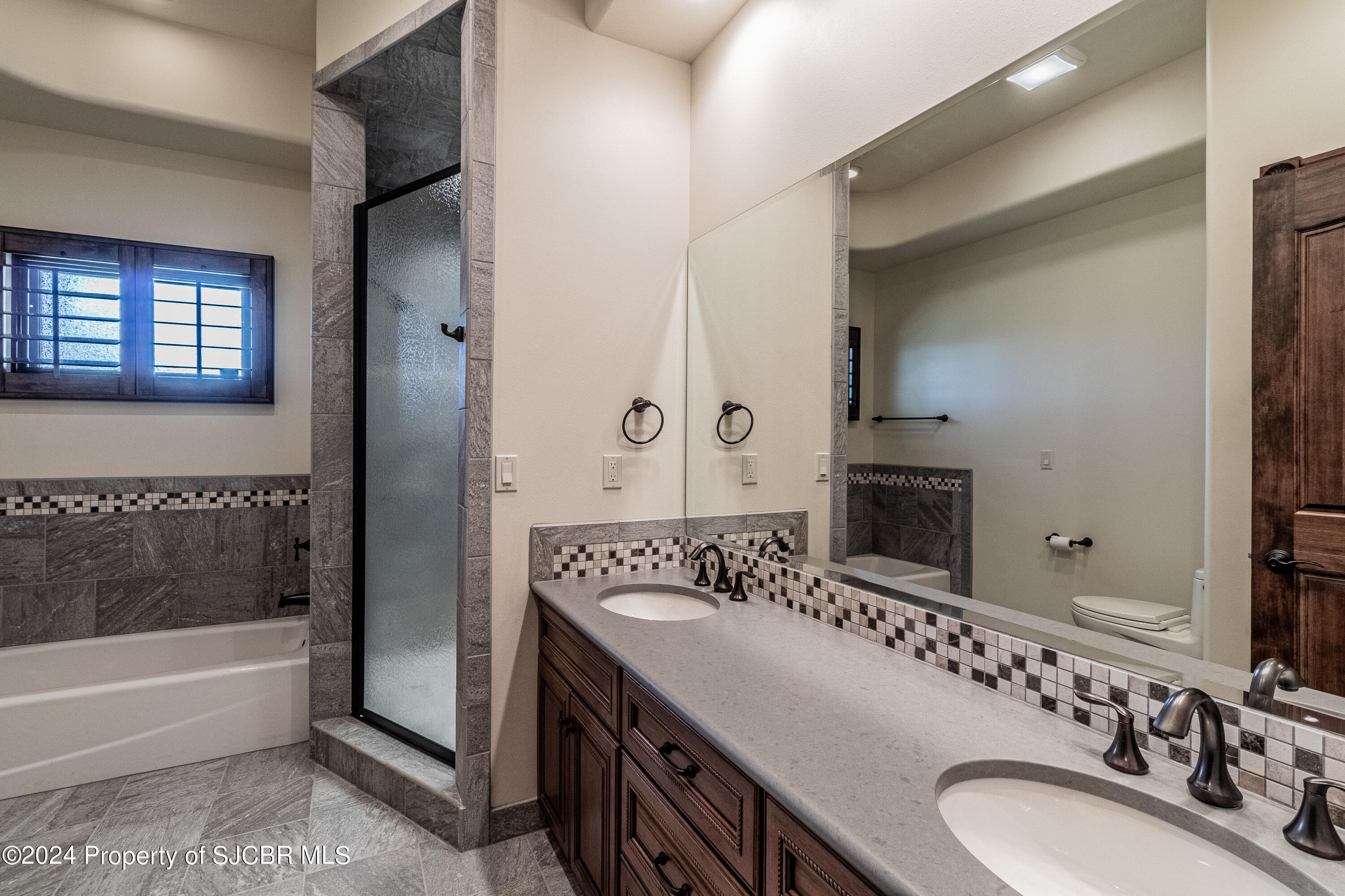 Farmington, New Mexico, 87401, United States, 4 Bedrooms Bedrooms, ,5 BathroomsBathrooms,Residential,Active,1959553