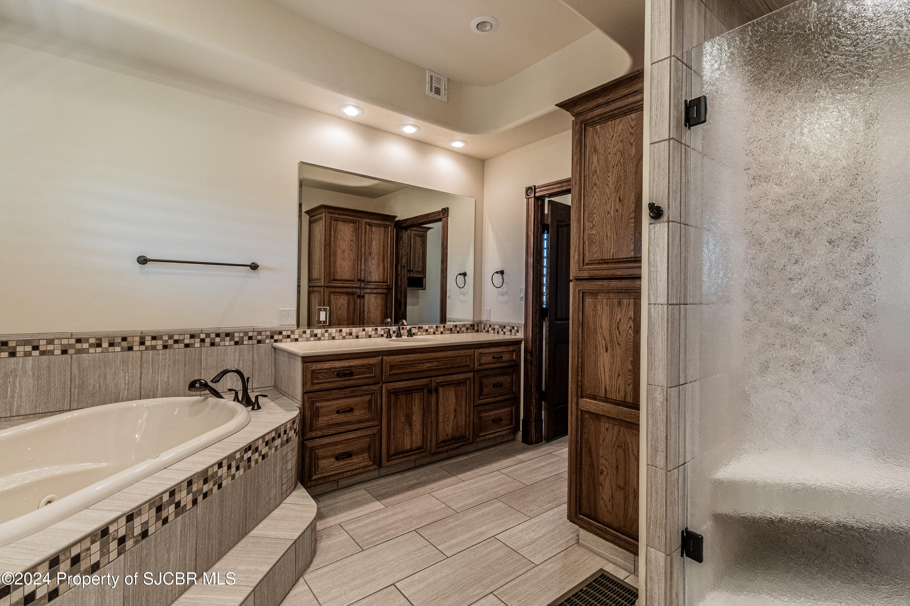 Farmington, New Mexico, 87401, United States, 4 Bedrooms Bedrooms, ,5 BathroomsBathrooms,Residential,Active,1959553