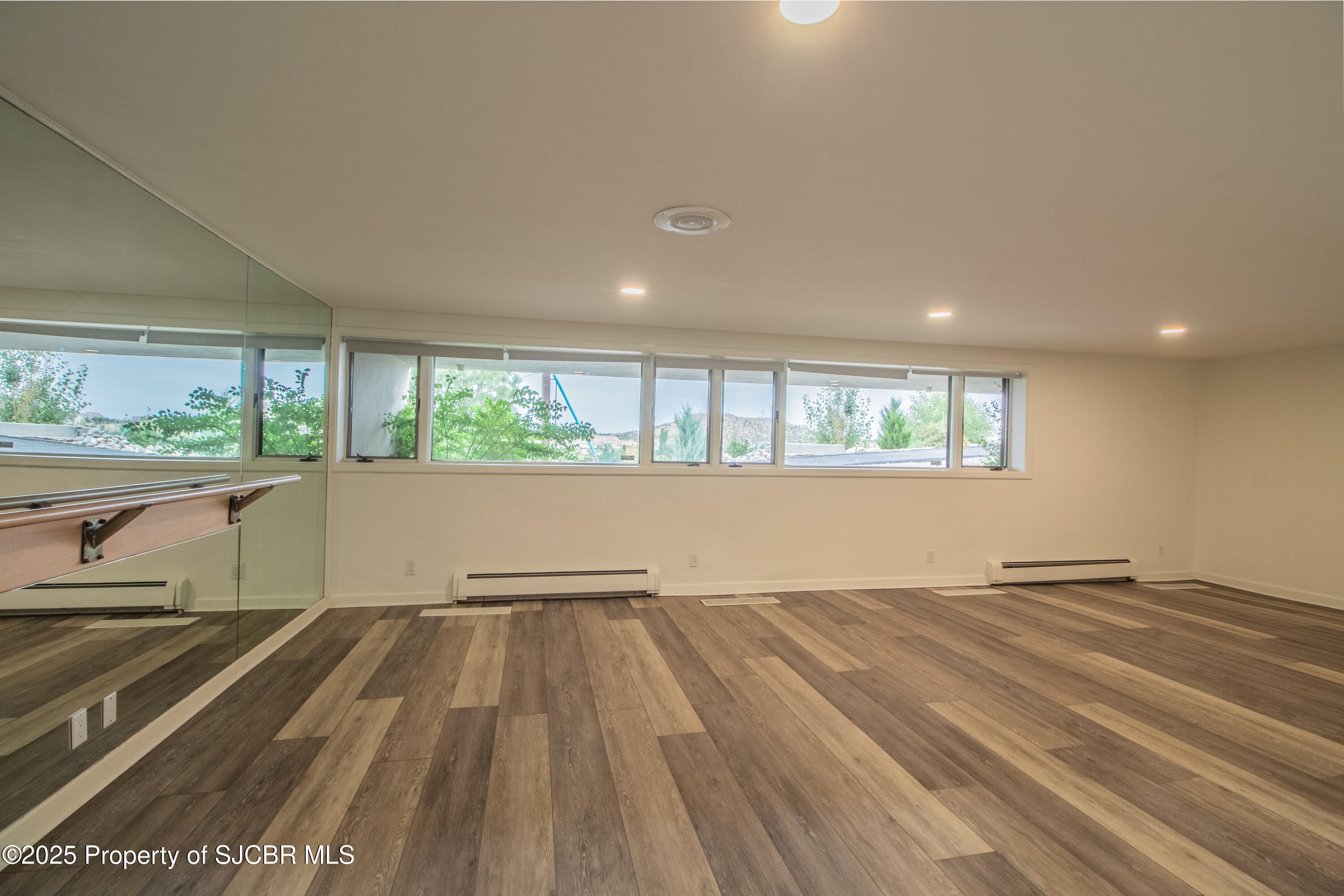 Farmington, New Mexico, 87401, United States, 5 Bedrooms Bedrooms, ,5 BathroomsBathrooms,Residential,Active,1942355