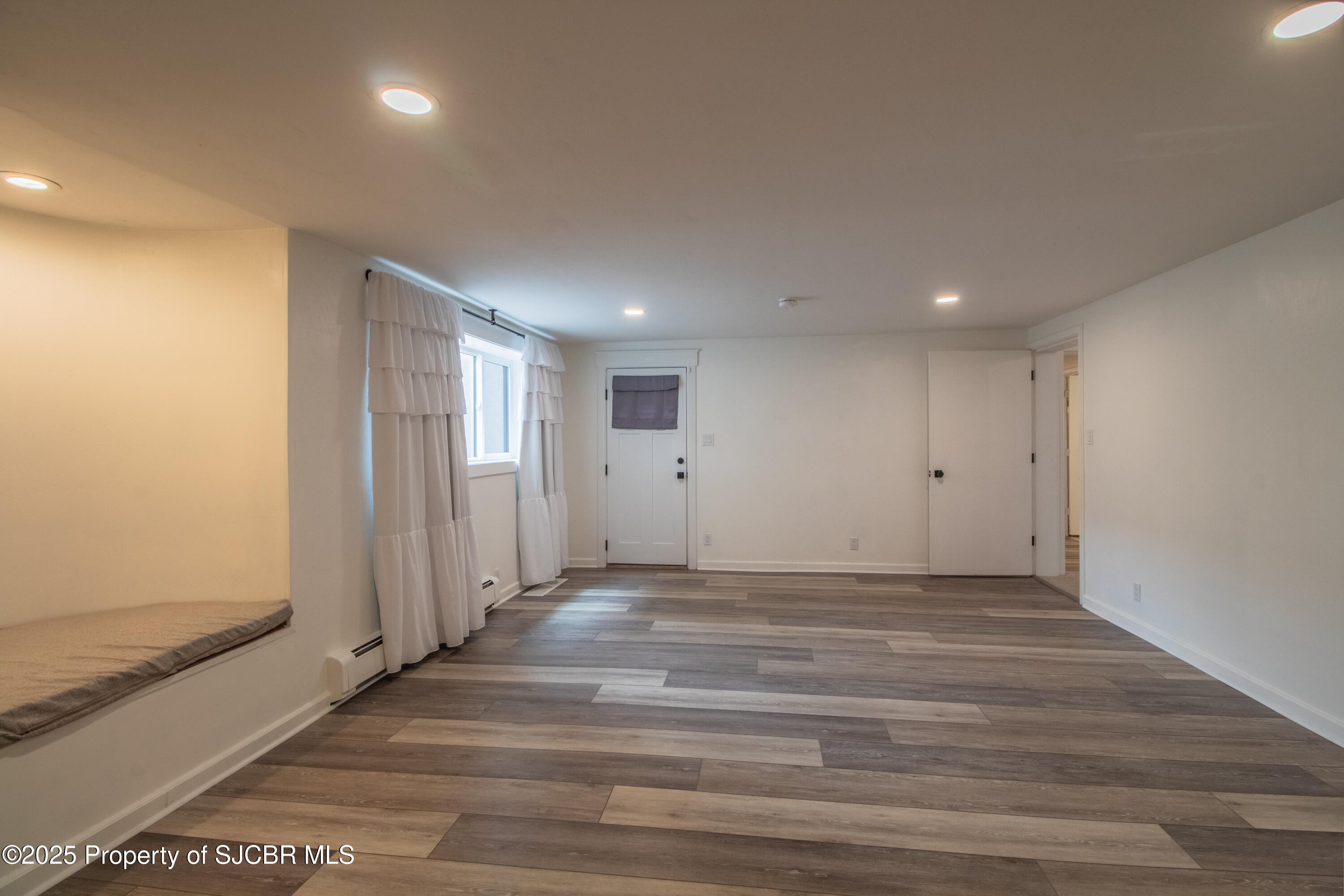 Farmington, New Mexico, 87401, United States, 5 Bedrooms Bedrooms, ,5 BathroomsBathrooms,Residential,Active,1942355