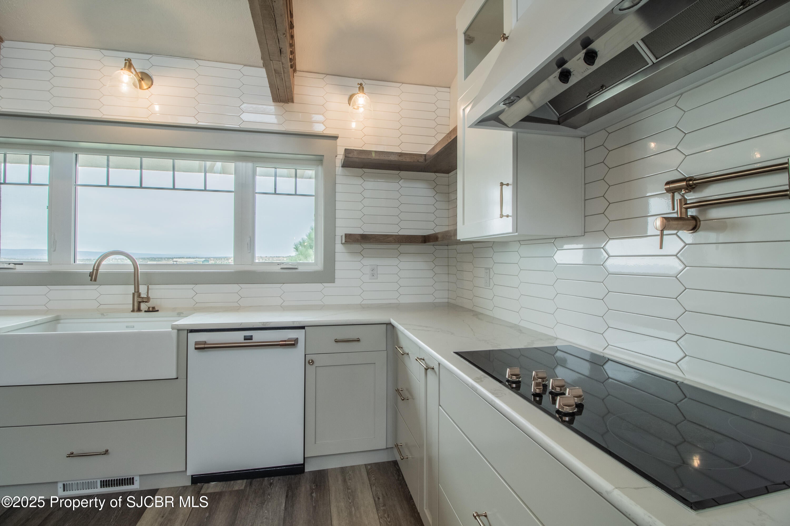 Farmington, New Mexico, 87401, United States, 5 Bedrooms Bedrooms, ,5 BathroomsBathrooms,Residential,Active,1942355