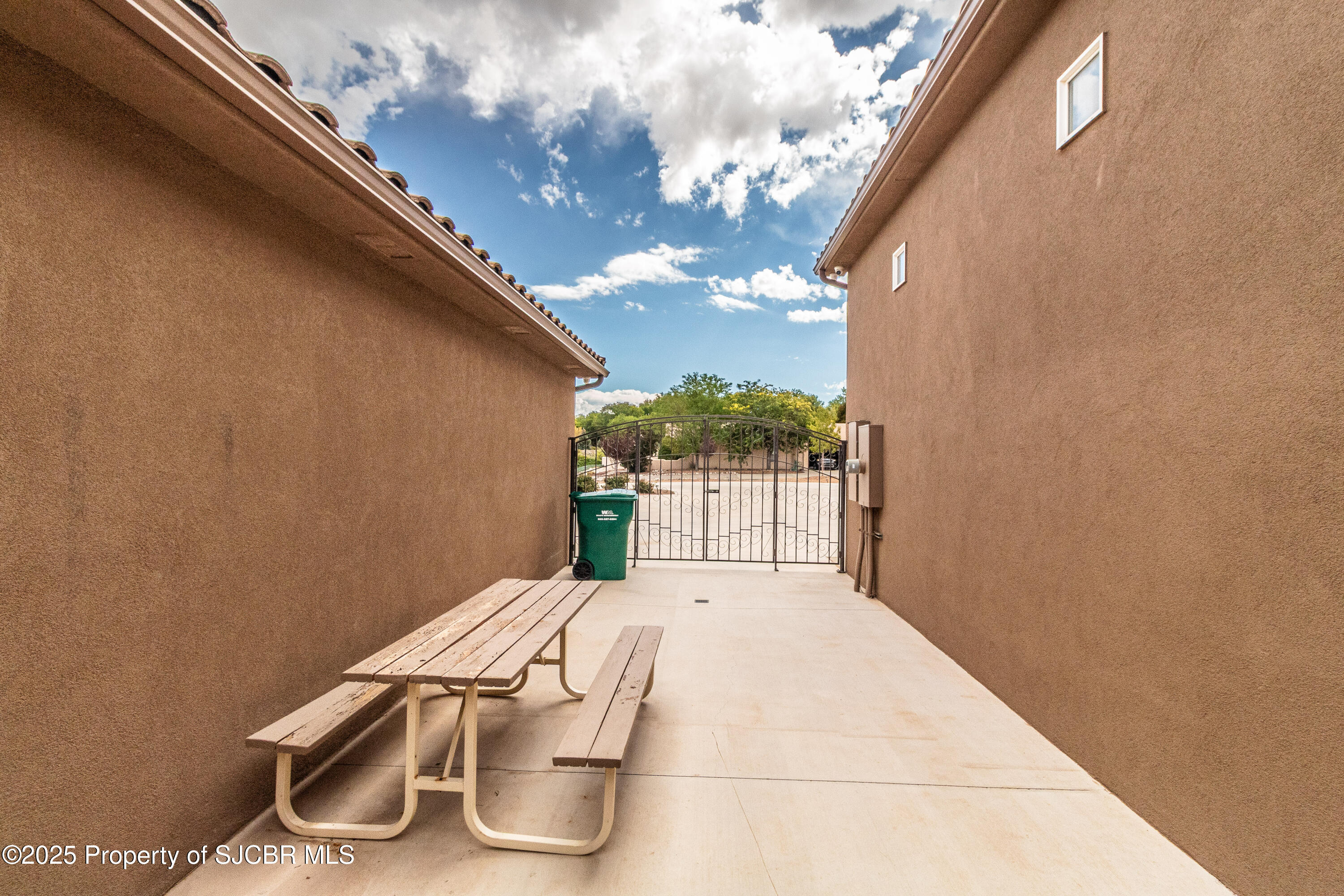 Aztec, New Mexico, 87410, United States, 3 Bedrooms Bedrooms, ,4 BathroomsBathrooms,Residential,Active,1953412