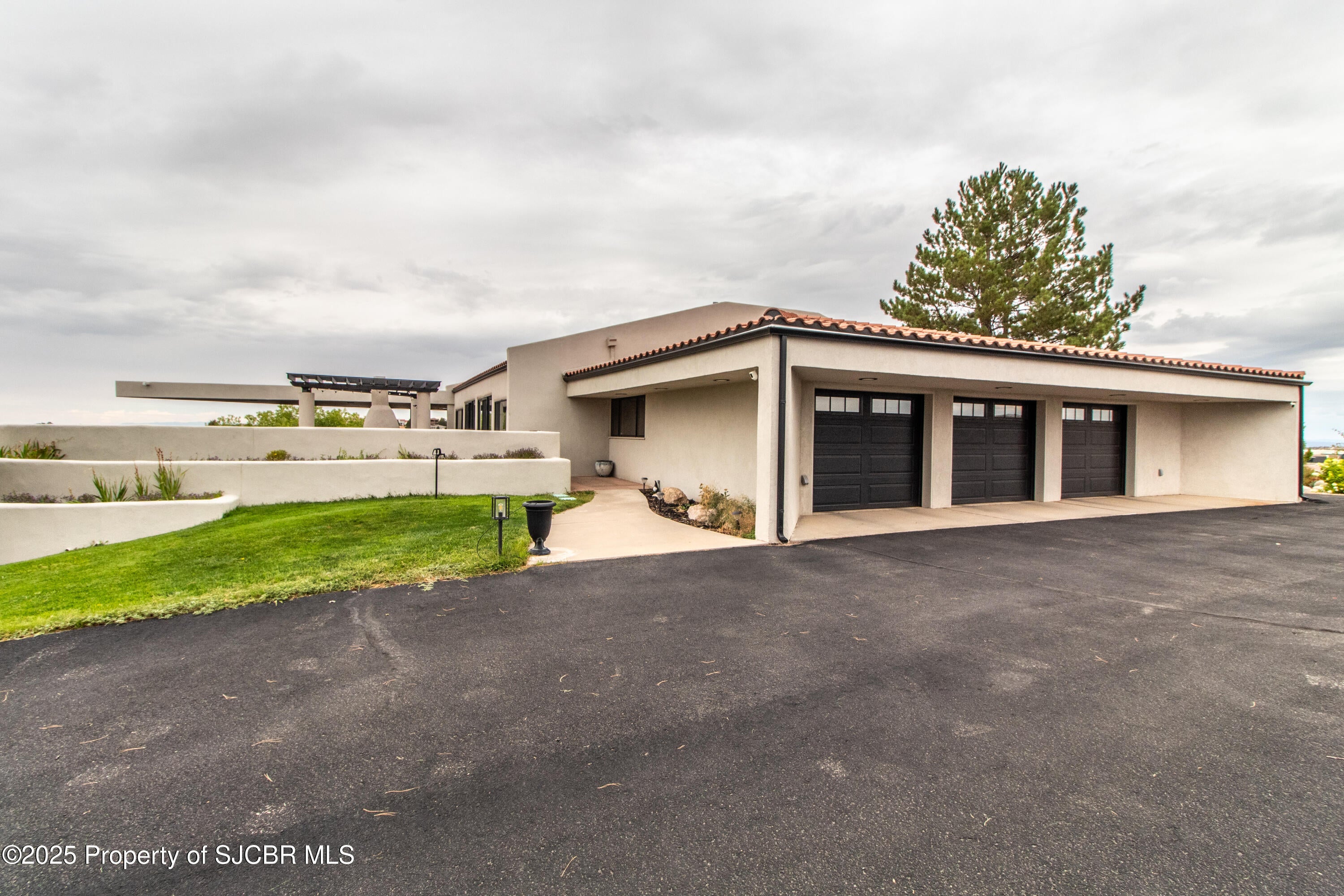 Farmington, New Mexico, 87401, United States, 5 Bedrooms Bedrooms, ,5 BathroomsBathrooms,Residential,Active,1942355