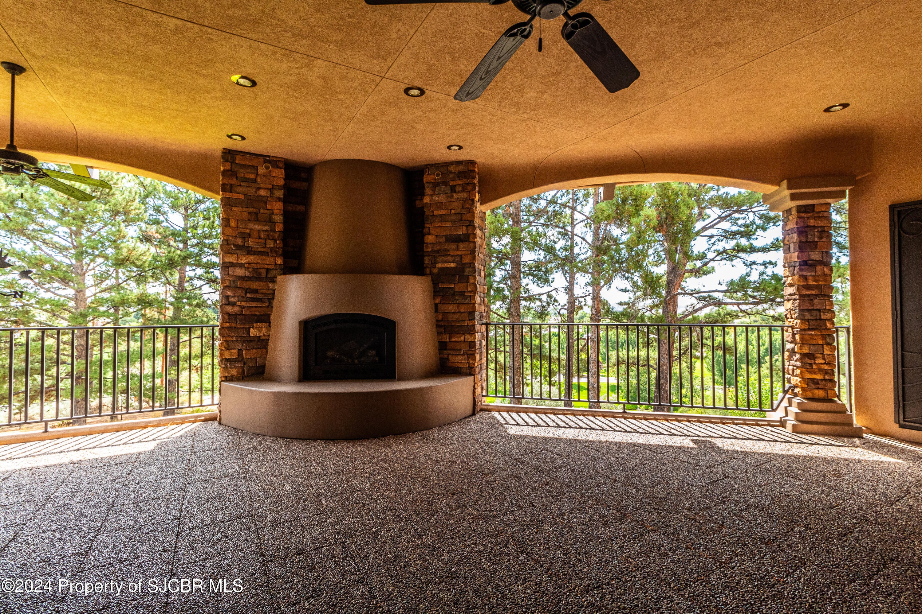 Farmington, New Mexico, 87401, United States, 4 Bedrooms Bedrooms, ,5 BathroomsBathrooms,Residential,Active,1959553