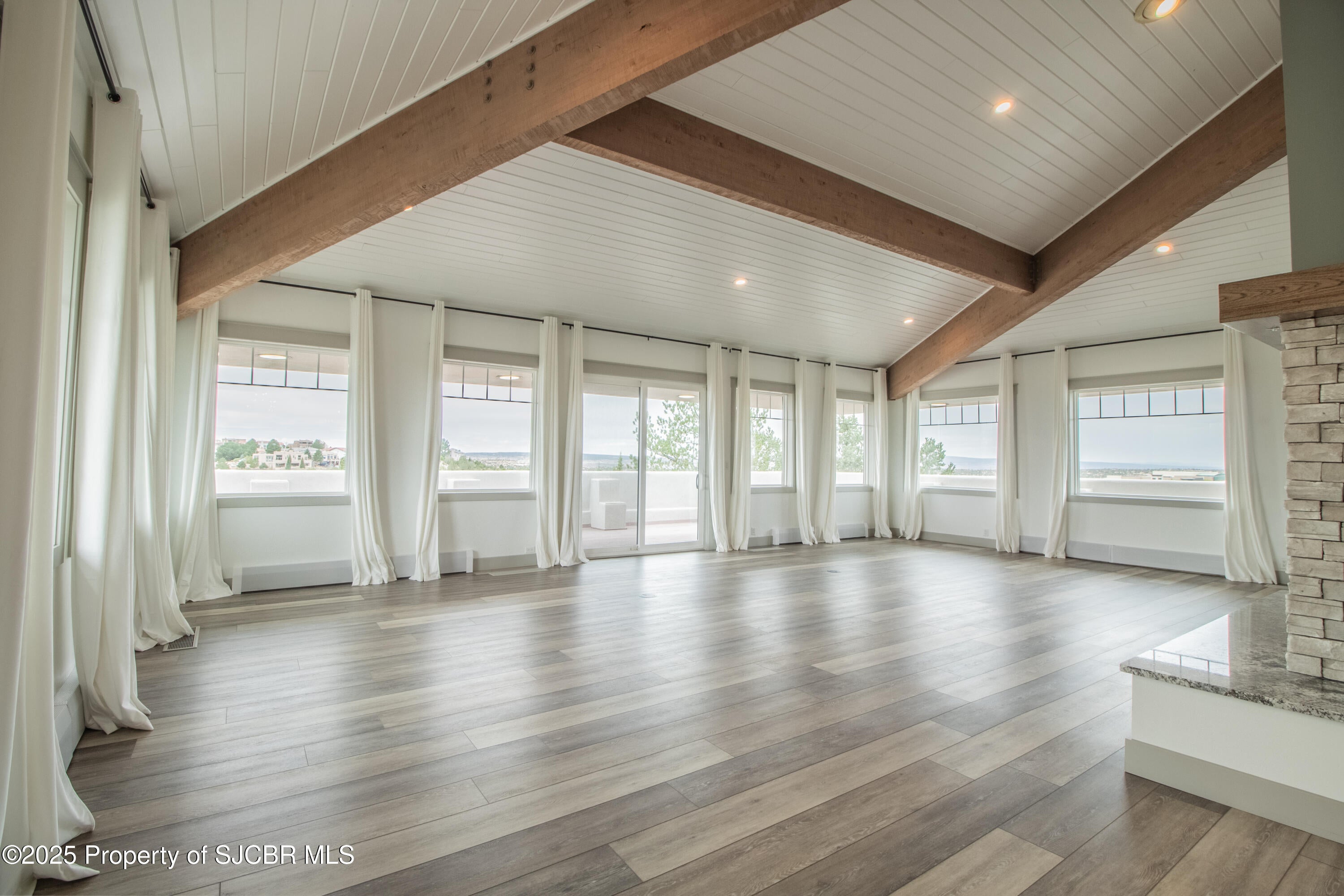 Farmington, New Mexico, 87401, United States, 5 Bedrooms Bedrooms, ,5 BathroomsBathrooms,Residential,Active,1942355