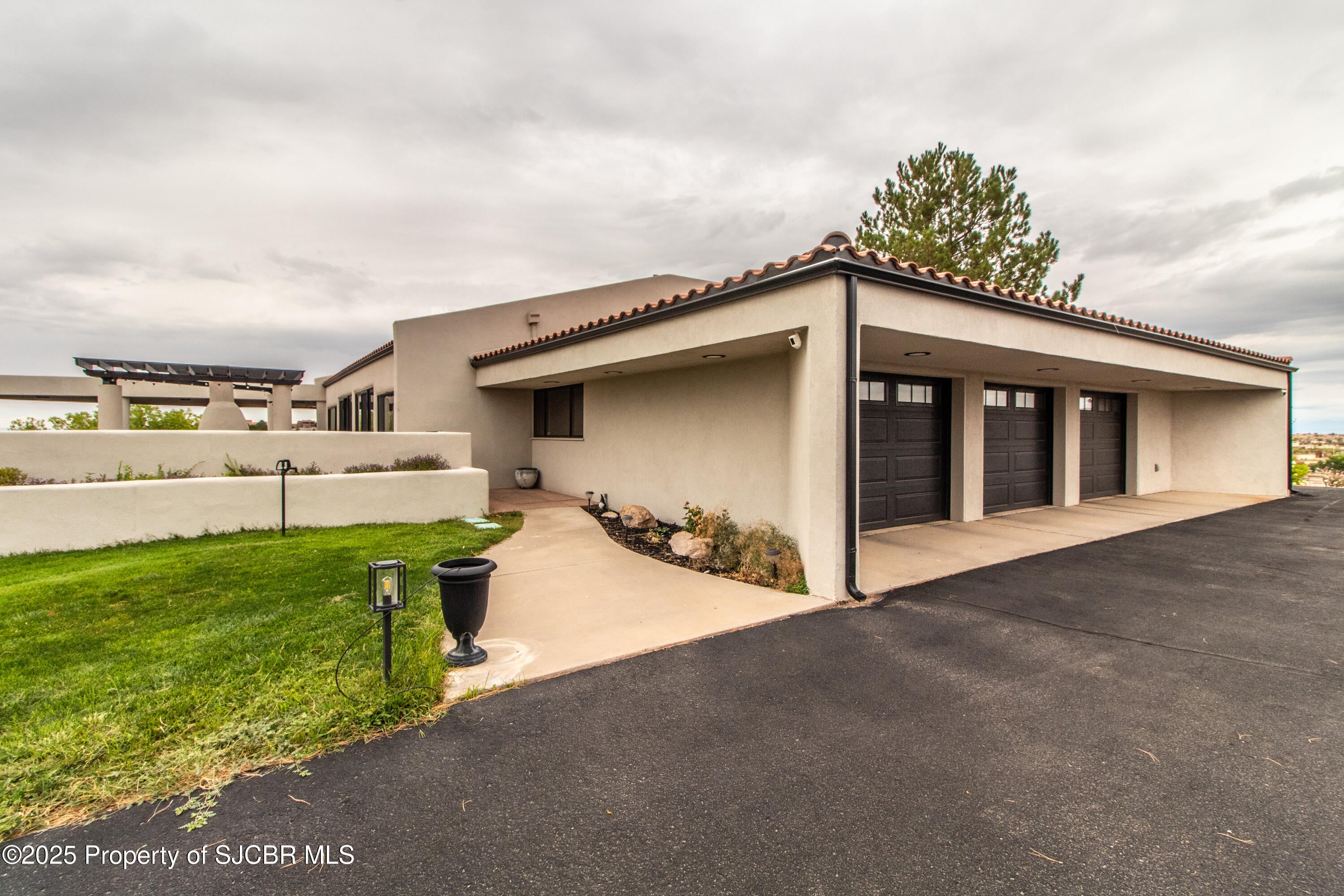 Farmington, New Mexico, 87401, United States, 5 Bedrooms Bedrooms, ,5 BathroomsBathrooms,Residential,Active,1942355