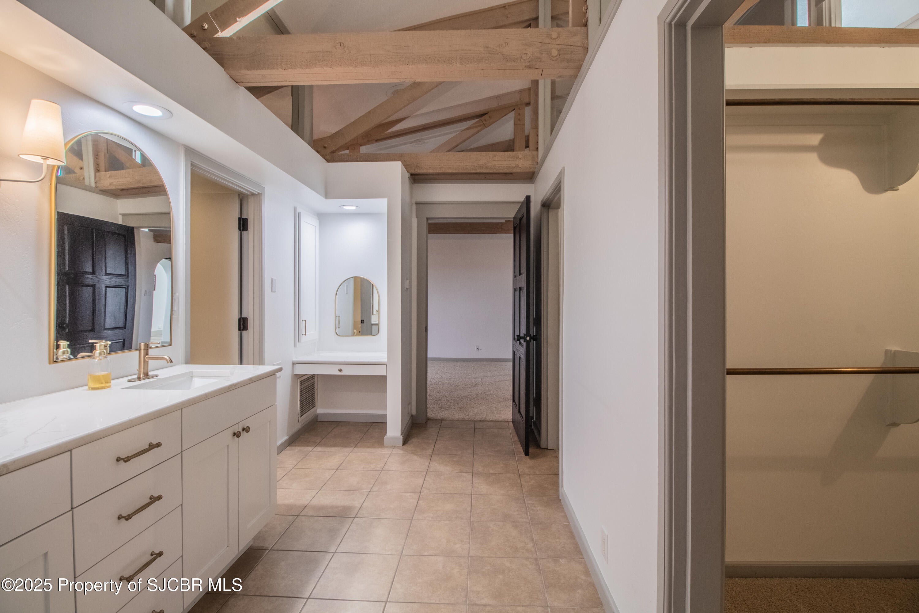 Farmington, New Mexico, 87401, United States, 5 Bedrooms Bedrooms, ,5 BathroomsBathrooms,Residential,Active,1942355