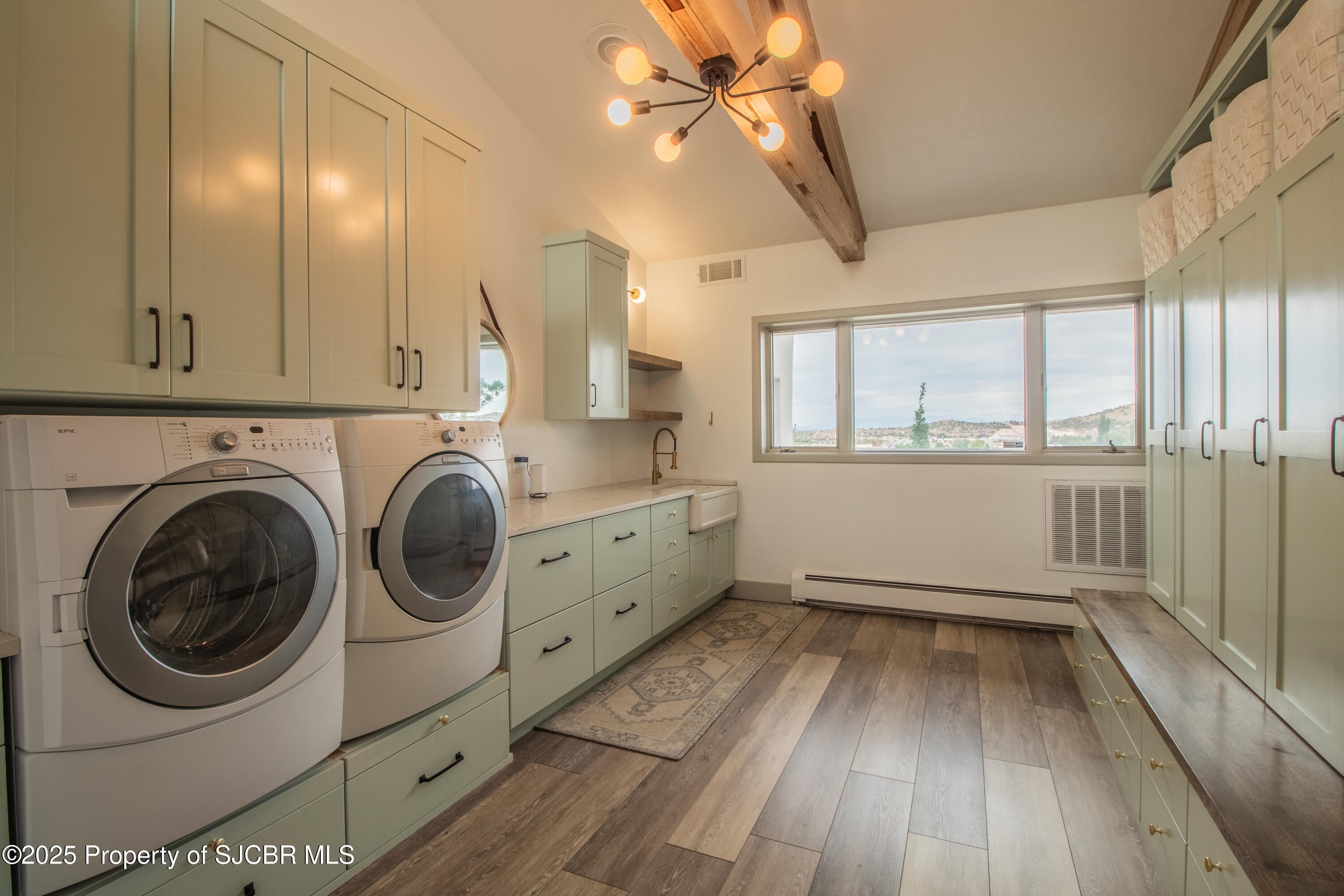 Farmington, New Mexico, 87401, United States, 5 Bedrooms Bedrooms, ,5 BathroomsBathrooms,Residential,Active,1942355