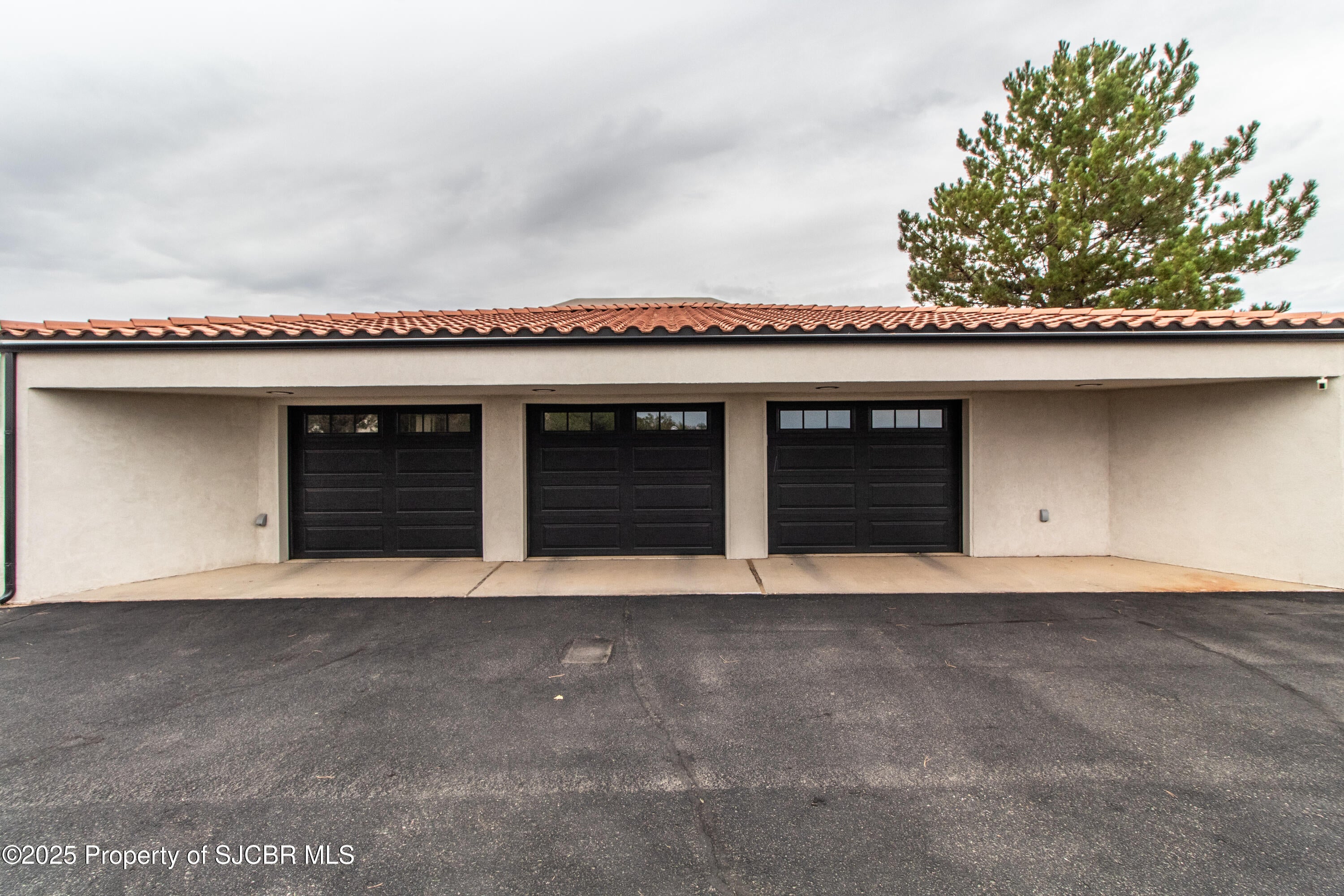 Farmington, New Mexico, 87401, United States, 5 Bedrooms Bedrooms, ,5 BathroomsBathrooms,Residential,Active,1942355