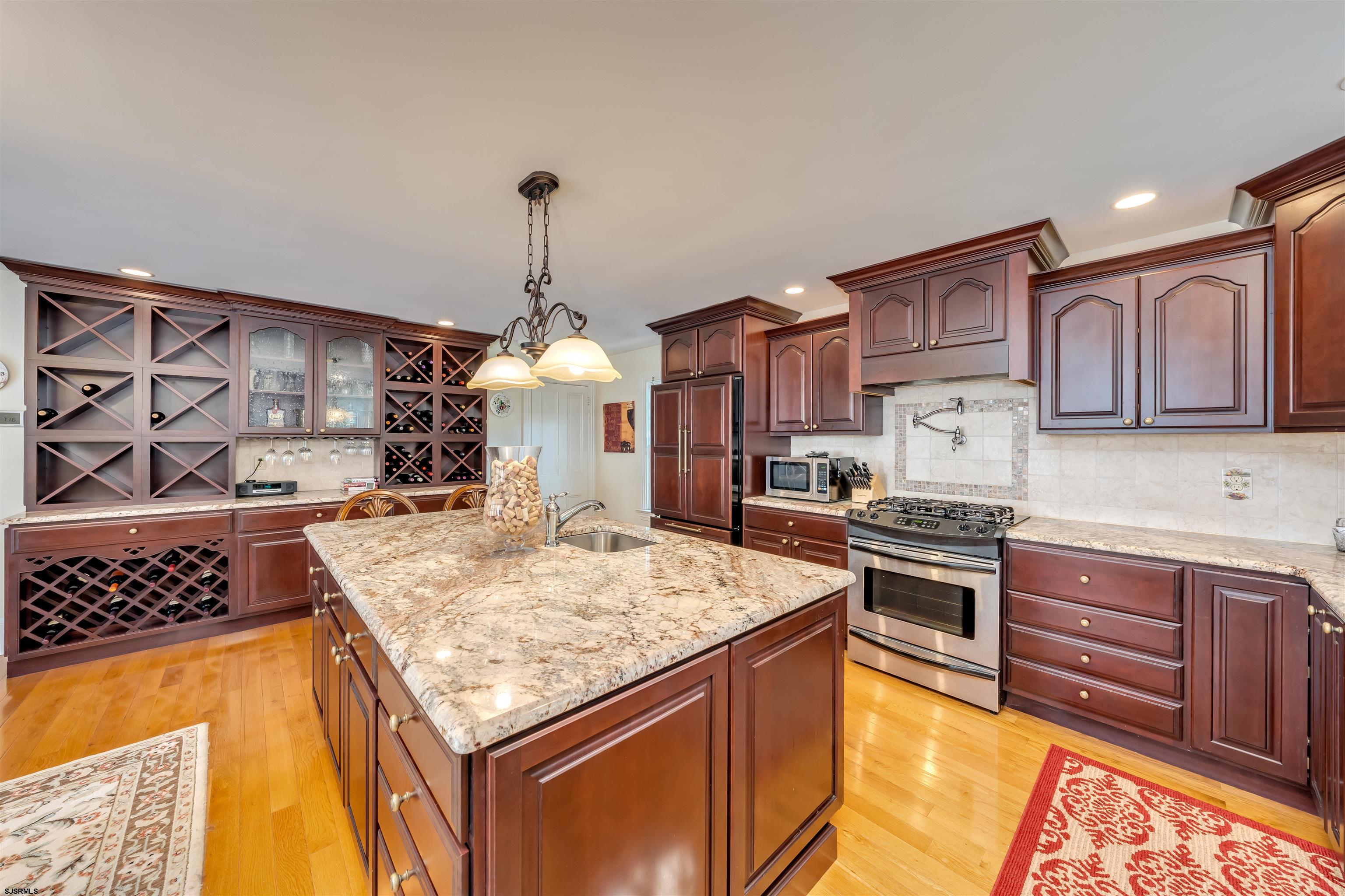 Cape May, New Jersey, 08204, United States, 4 Bedrooms Bedrooms, ,4 BathroomsBathrooms,Residential,Active,1993642