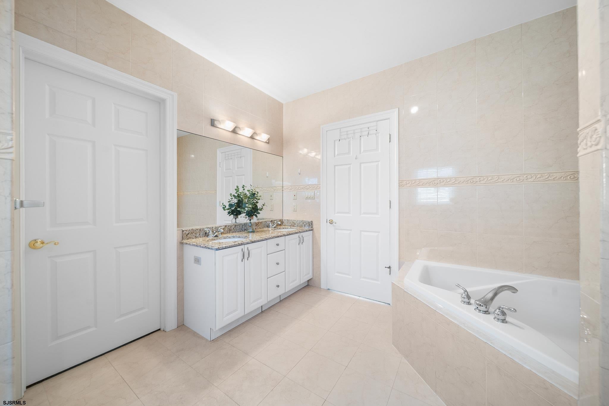 Brigantine, New Jersey, 08203, United States, 4 Bedrooms Bedrooms, ,4 BathroomsBathrooms,Residential,Active,1996572