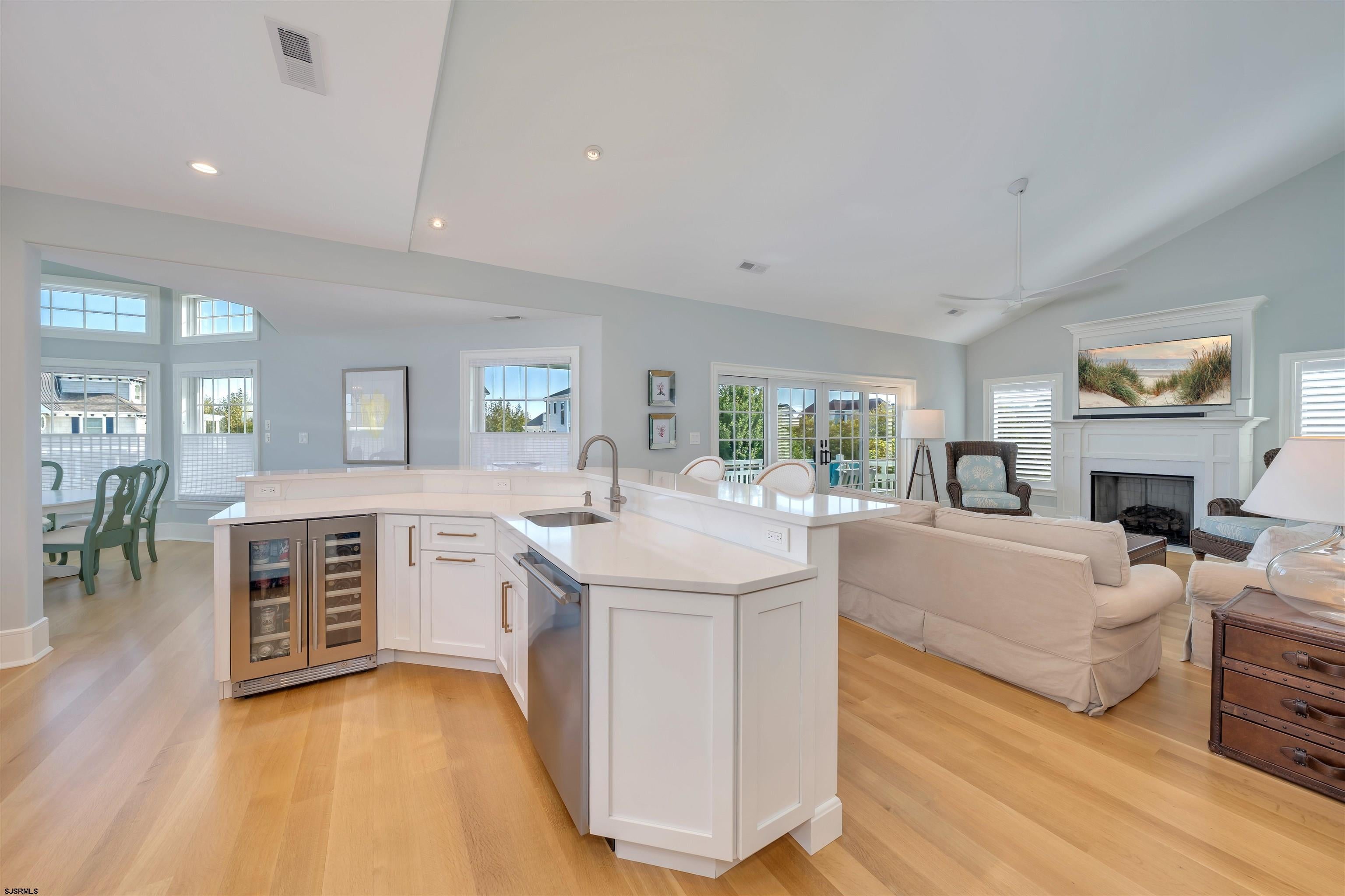 Cape May, New Jersey, 08204, United States, 5 Bedrooms Bedrooms, ,5 BathroomsBathrooms,Residential,Active,1993648