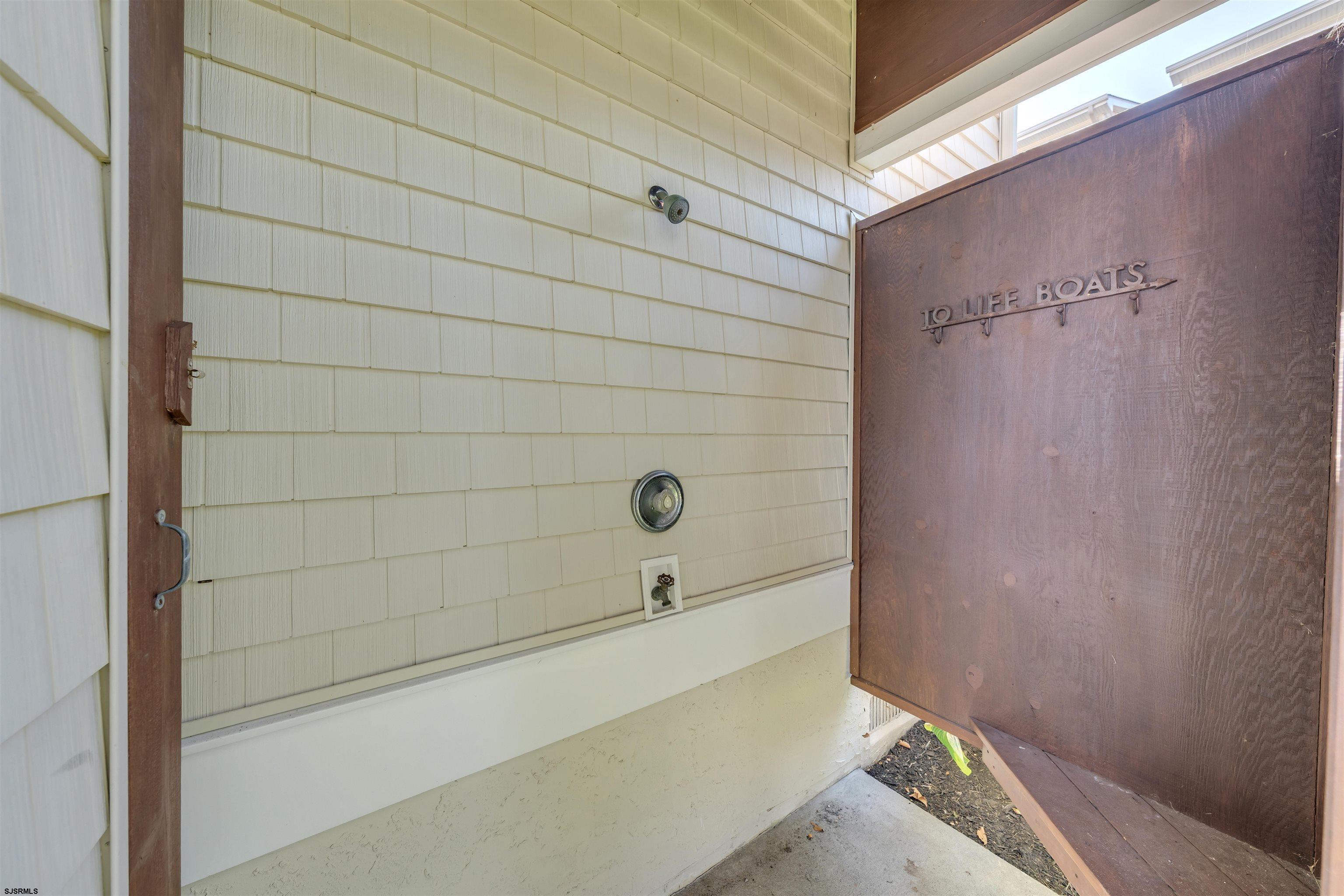 Cape May, New Jersey, 08204, United States, 5 Bedrooms Bedrooms, ,5 BathroomsBathrooms,Residential,Active,1993648