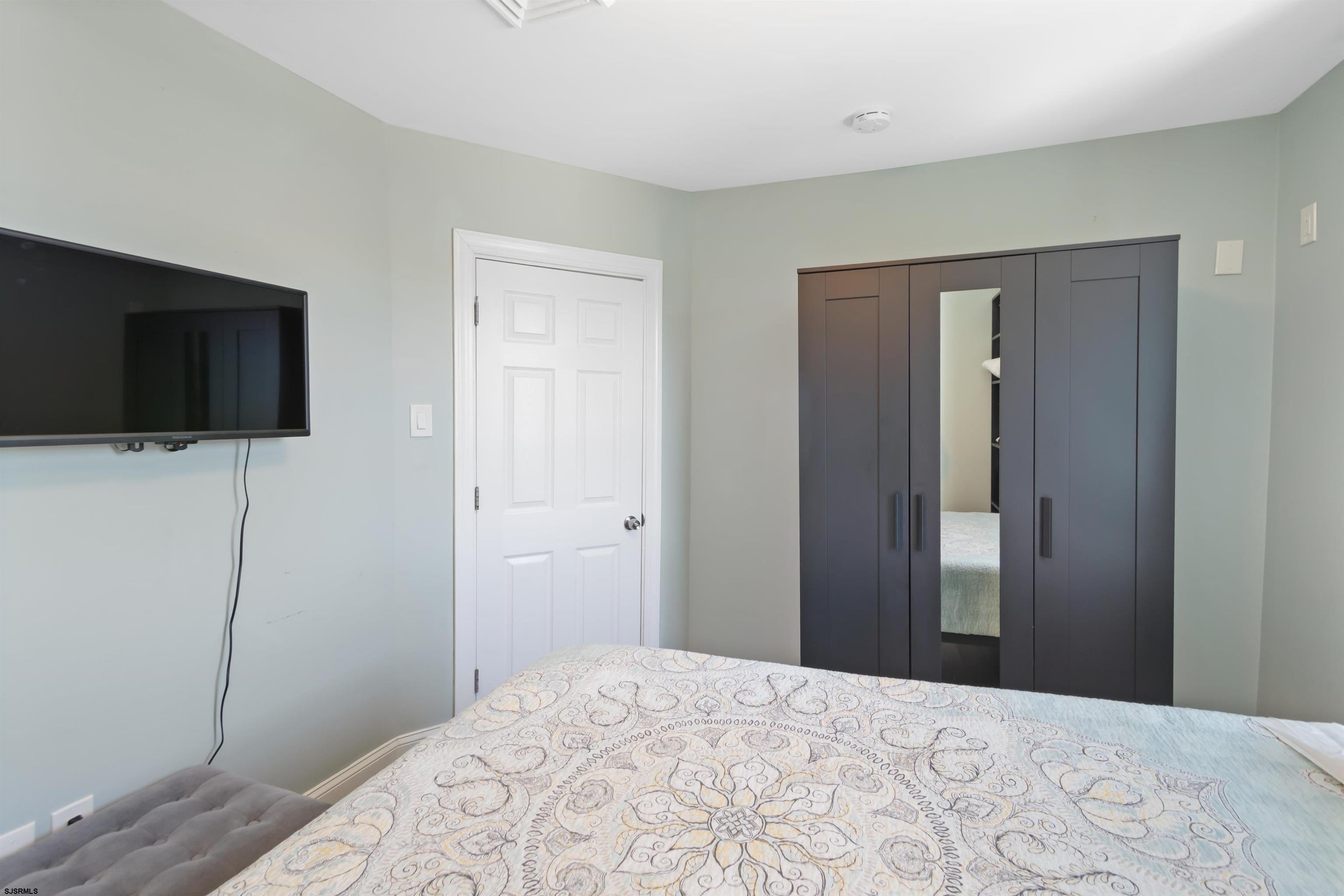 Ventnor, New Jersey, 08406, United States, 6 Bedrooms Bedrooms, ,3 BathroomsBathrooms,Residential,Active,2043852