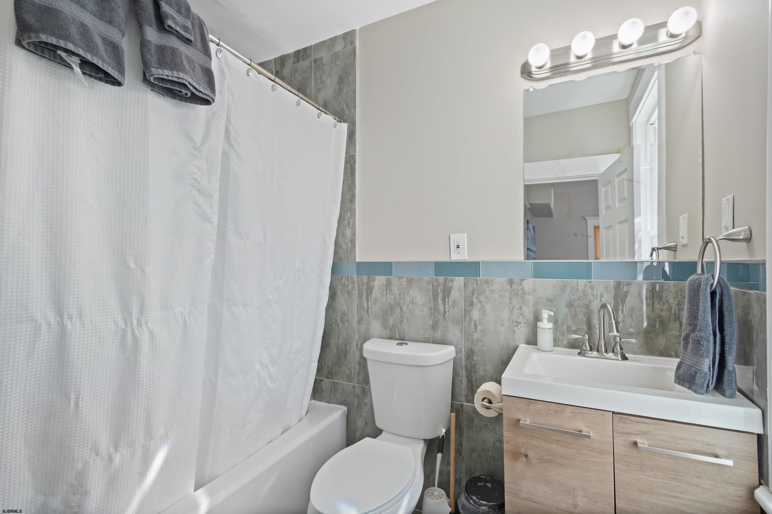 Ventnor, New Jersey, 08406, United States, 6 Bedrooms Bedrooms, ,3 BathroomsBathrooms,Residential,Active,2043852