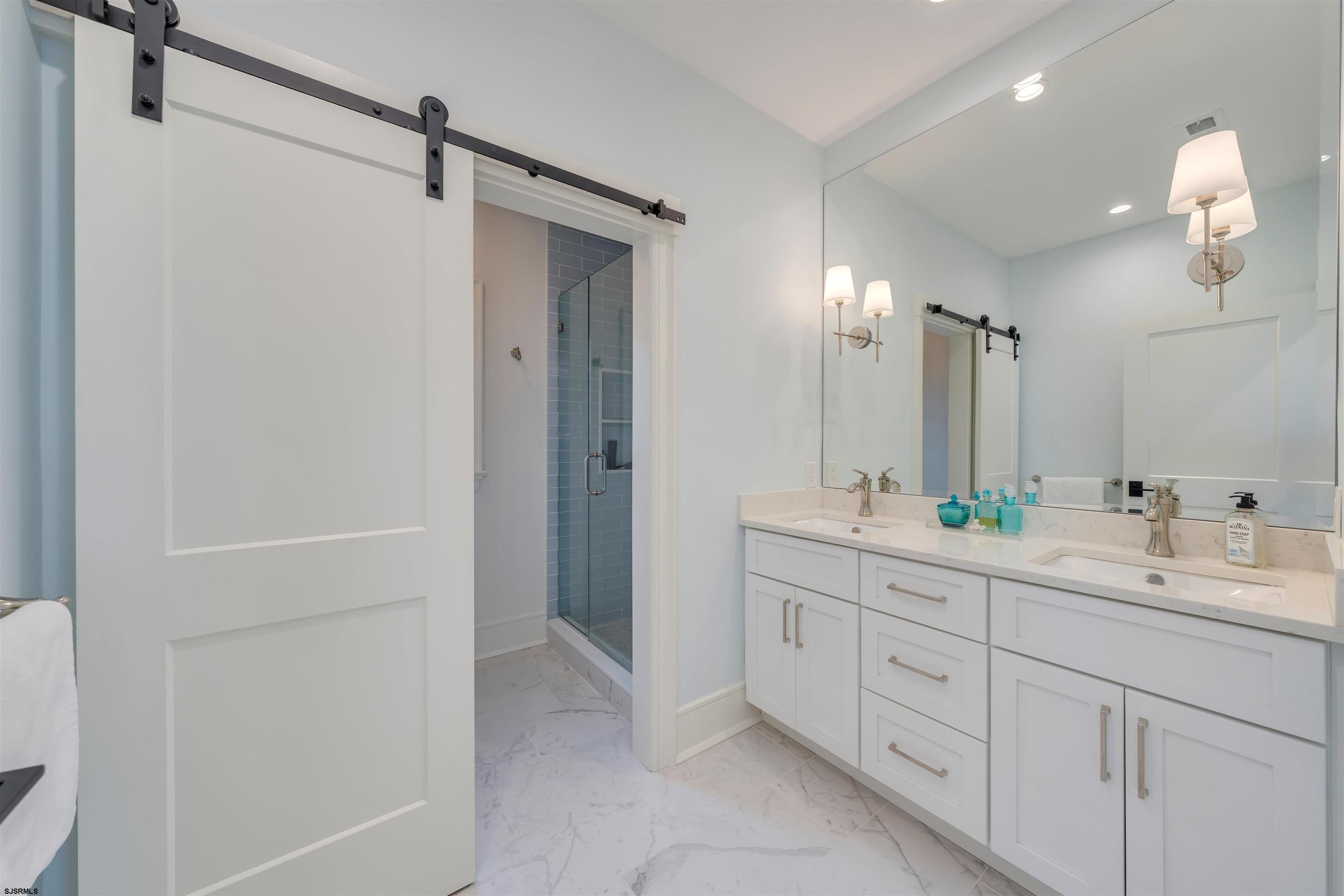 Cape May, New Jersey, 08204, United States, 5 Bedrooms Bedrooms, ,5 BathroomsBathrooms,Residential,Active,1993648