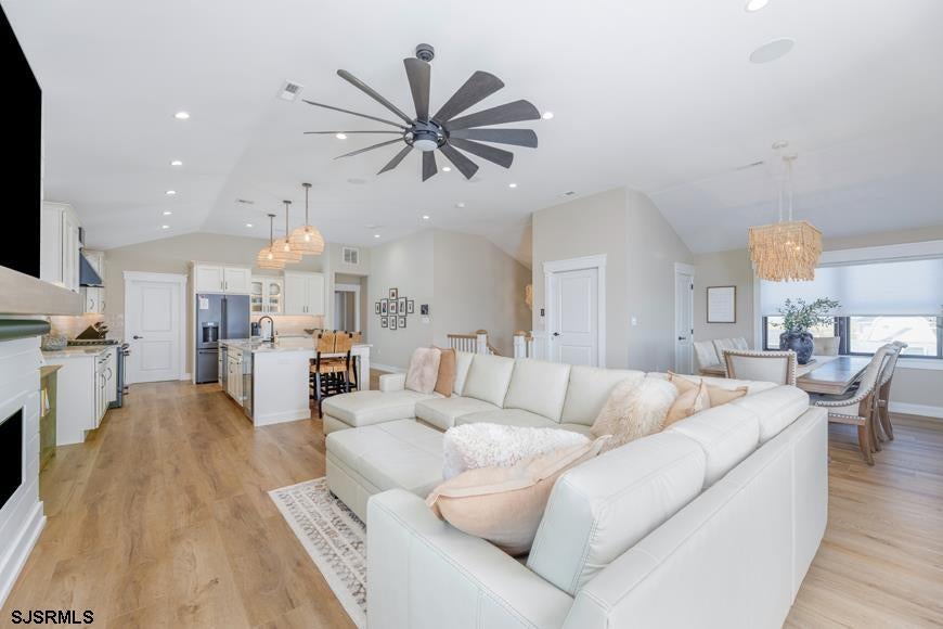 Brigantine, New Jersey, 08203, United States, 6 Bedrooms Bedrooms, ,4 BathroomsBathrooms,Residential,Active,1969648