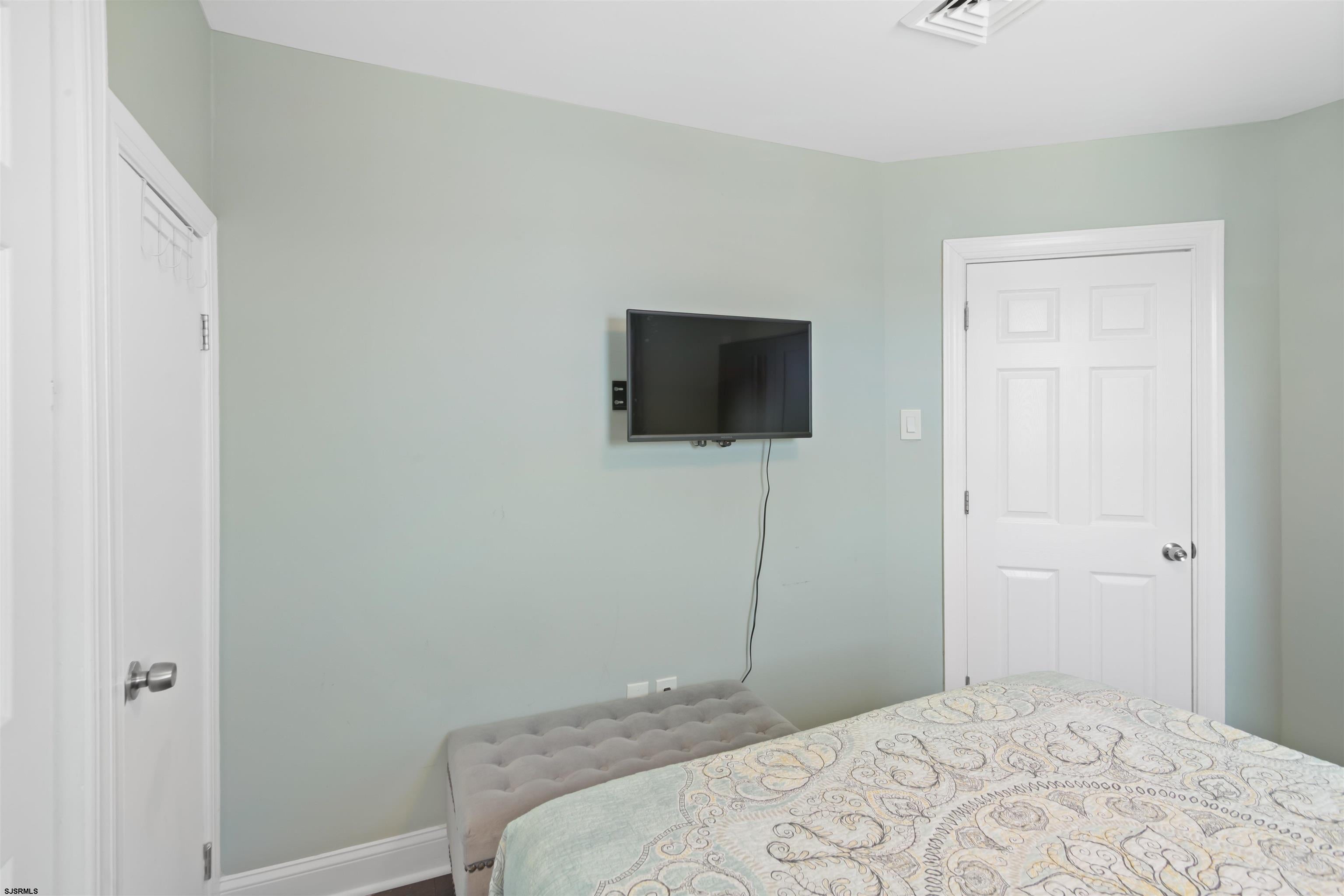 Ventnor, New Jersey, 08406, United States, 6 Bedrooms Bedrooms, ,3 BathroomsBathrooms,Residential,Active,1892602