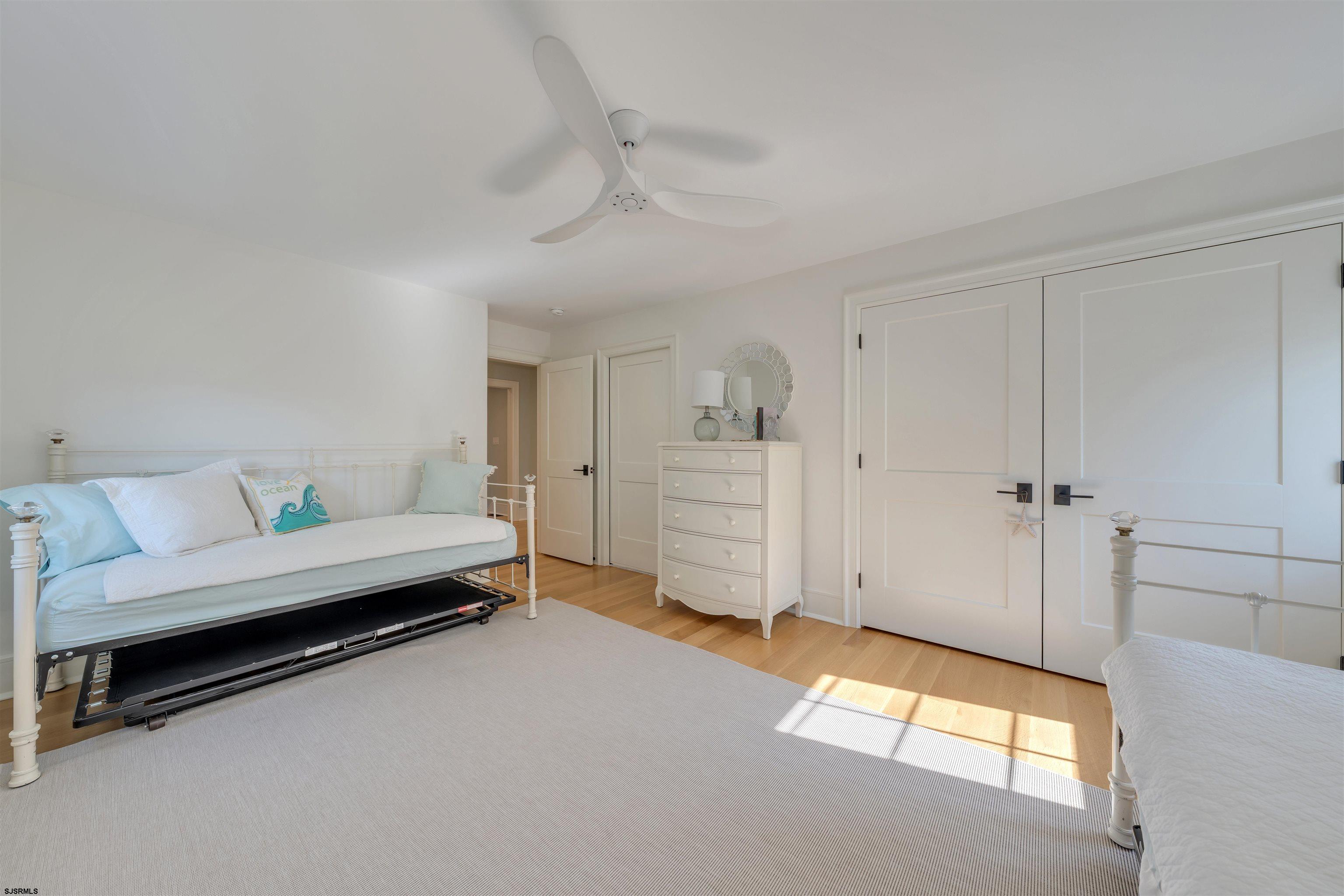 Cape May, New Jersey, 08204, United States, 5 Bedrooms Bedrooms, ,5 BathroomsBathrooms,Residential,Active,1993648