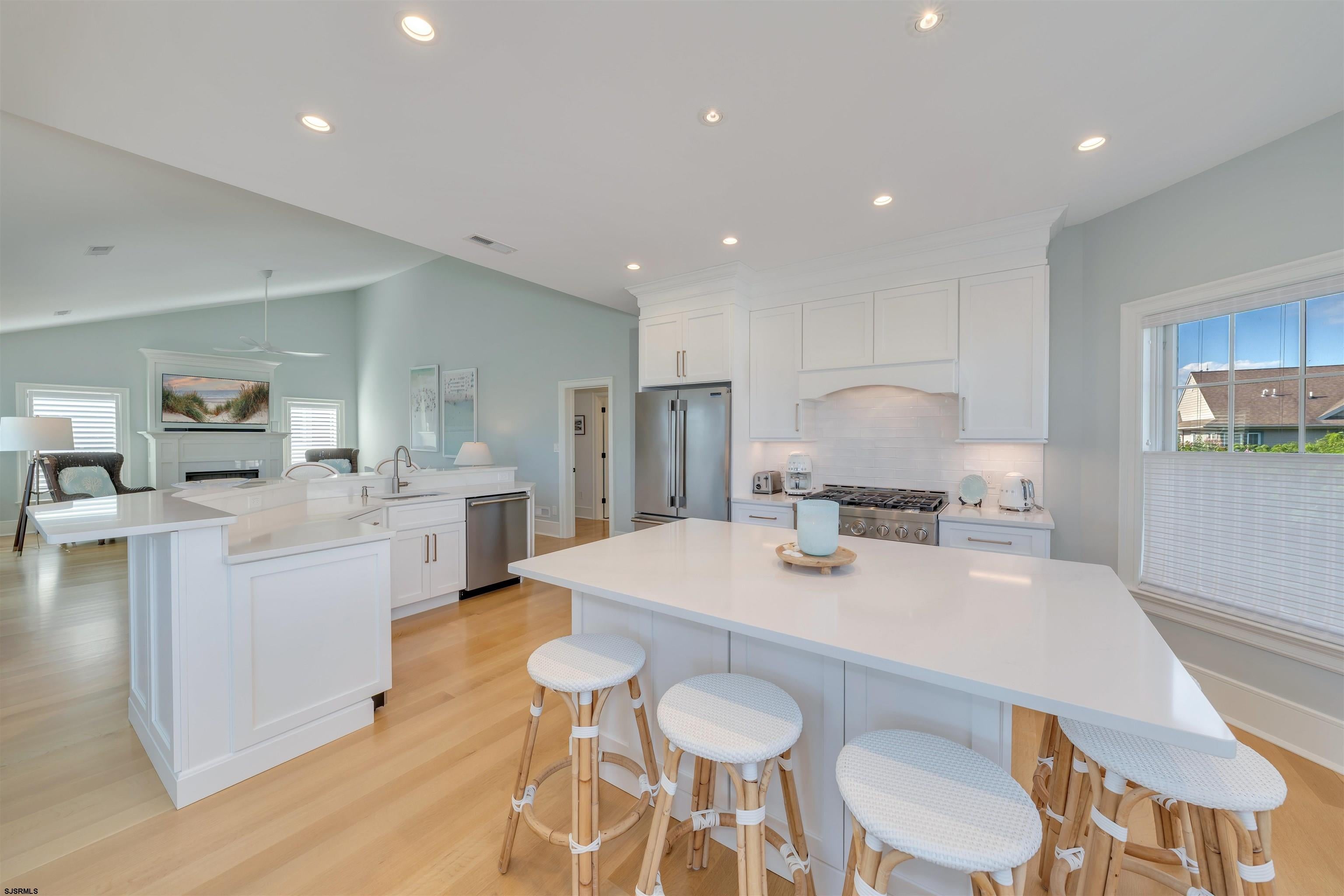 Cape May, New Jersey, 08204, United States, 5 Bedrooms Bedrooms, ,5 BathroomsBathrooms,Residential,Active,1993648