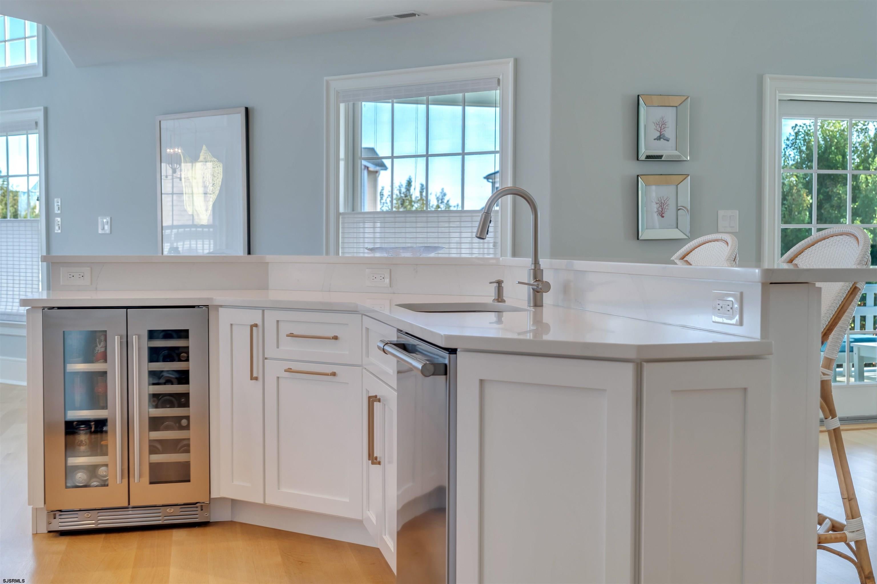 Cape May, New Jersey, 08204, United States, 5 Bedrooms Bedrooms, ,5 BathroomsBathrooms,Residential,Active,1993648