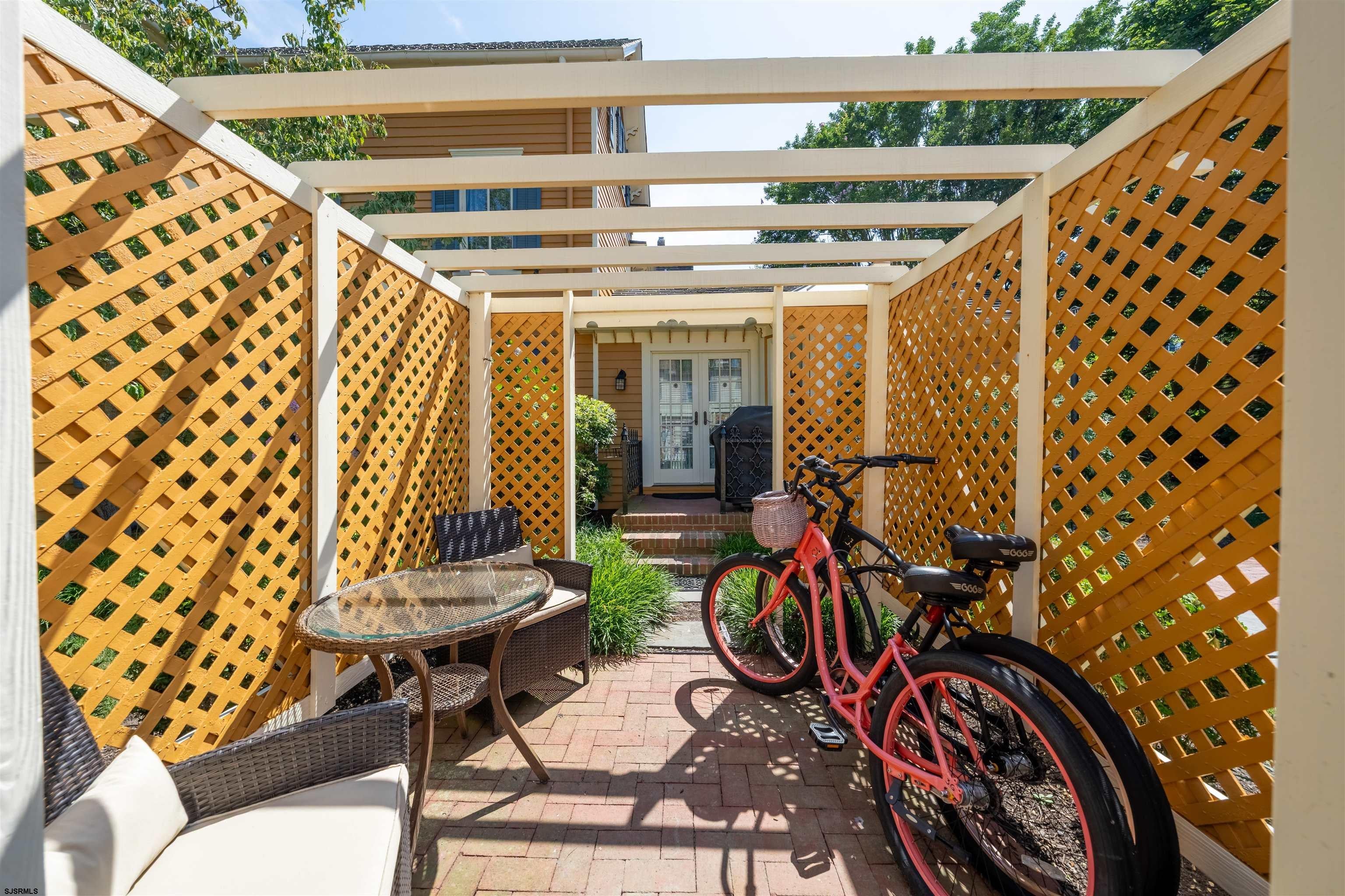 Cape May, New Jersey, 08204, United States, 4 Bedrooms Bedrooms, ,4 BathroomsBathrooms,Residential,Active,1993642