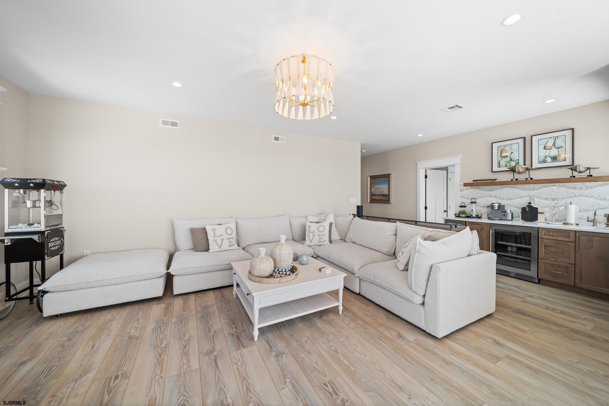 Brigantine, New Jersey, 08203, United States, 6 Bedrooms Bedrooms, ,8 BathroomsBathrooms,Residential,Active,1914806