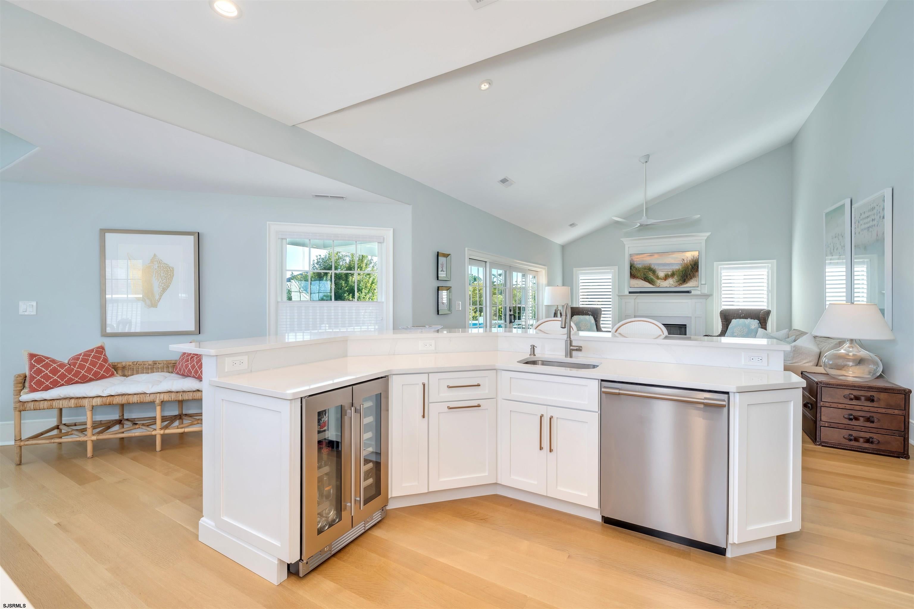 Cape May, New Jersey, 08204, United States, 5 Bedrooms Bedrooms, ,5 BathroomsBathrooms,Residential,Active,1993648