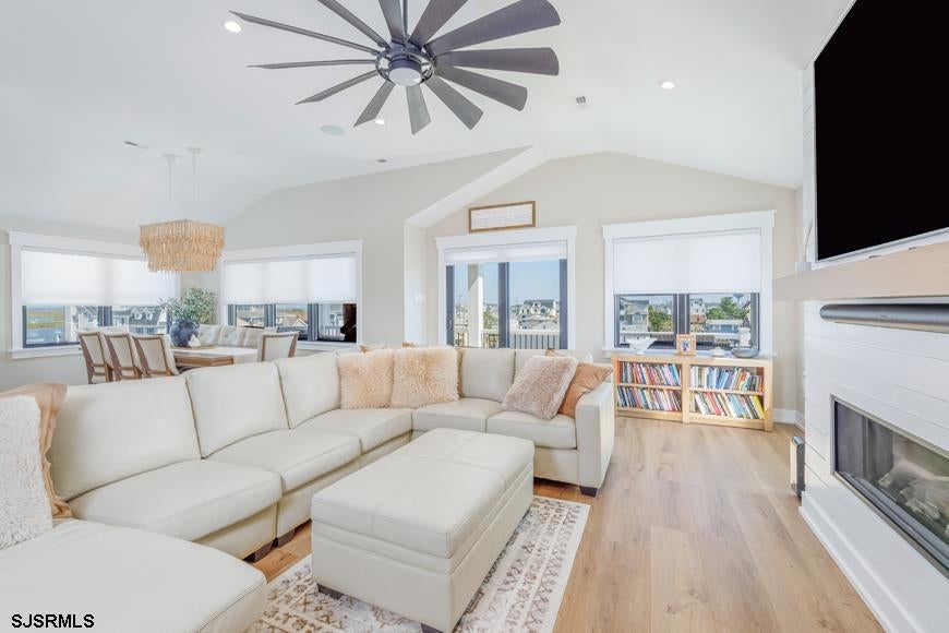 Brigantine, New Jersey, 08203, United States, 6 Bedrooms Bedrooms, ,4 BathroomsBathrooms,Residential,Active,1969648