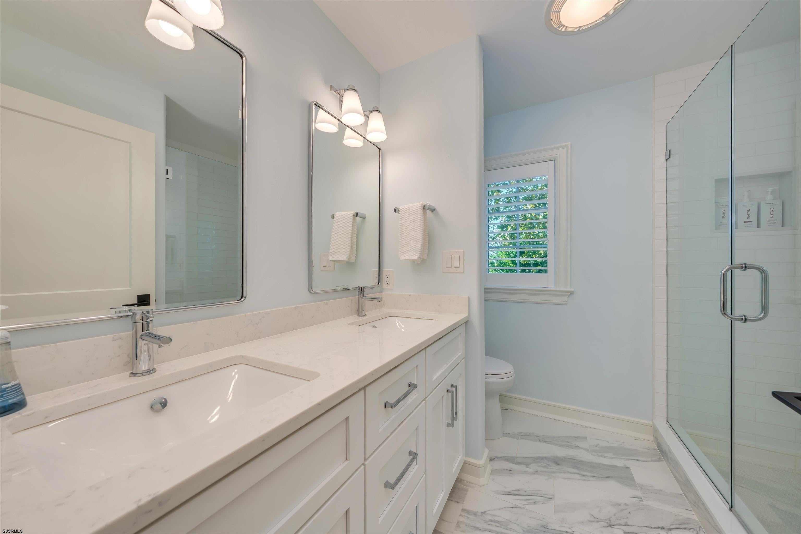 Cape May, New Jersey, 08204, United States, 5 Bedrooms Bedrooms, ,5 BathroomsBathrooms,Residential,Active,1993648