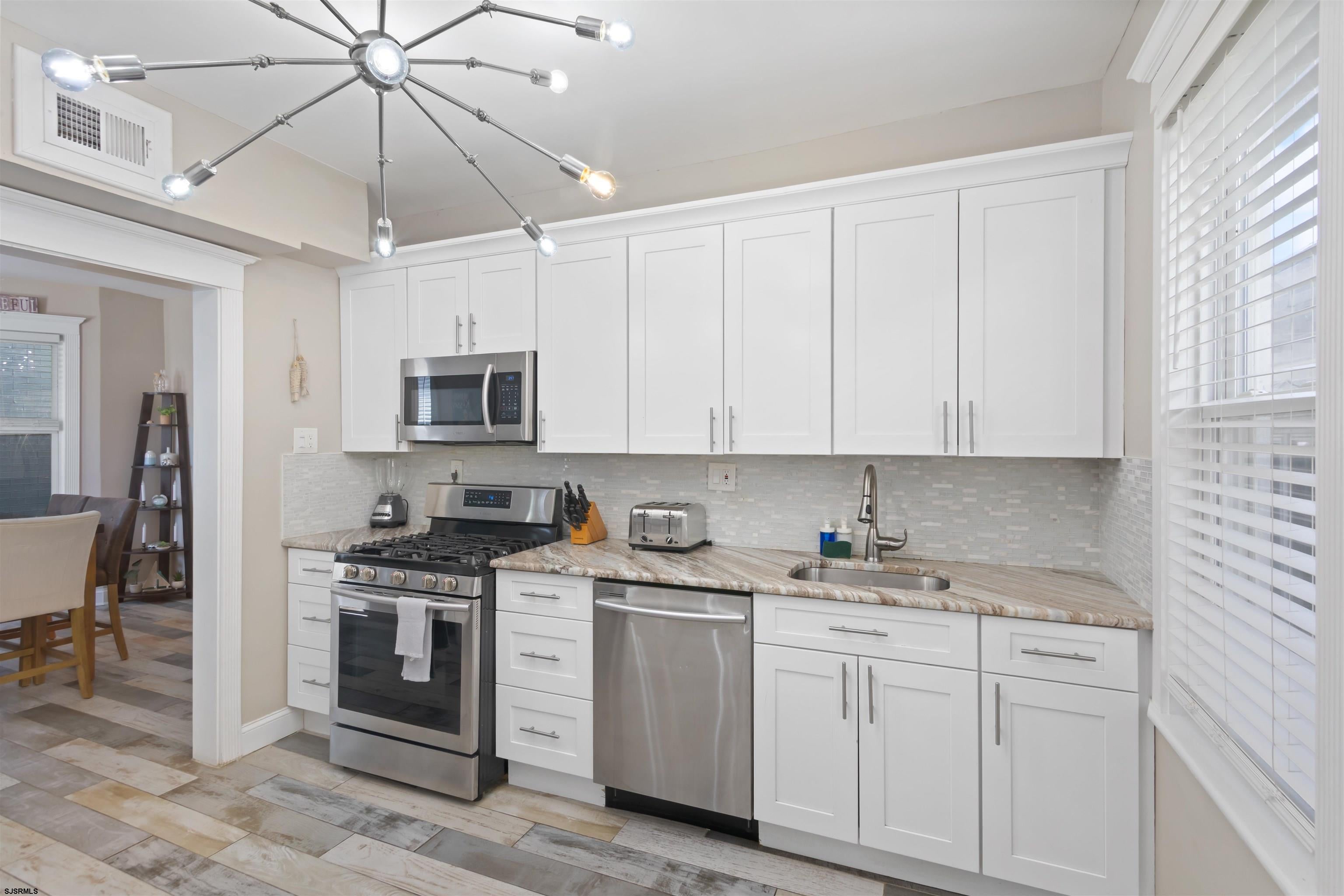 Ventnor, New Jersey, 08406, United States, 6 Bedrooms Bedrooms, ,3 BathroomsBathrooms,Residential,Active,1892602