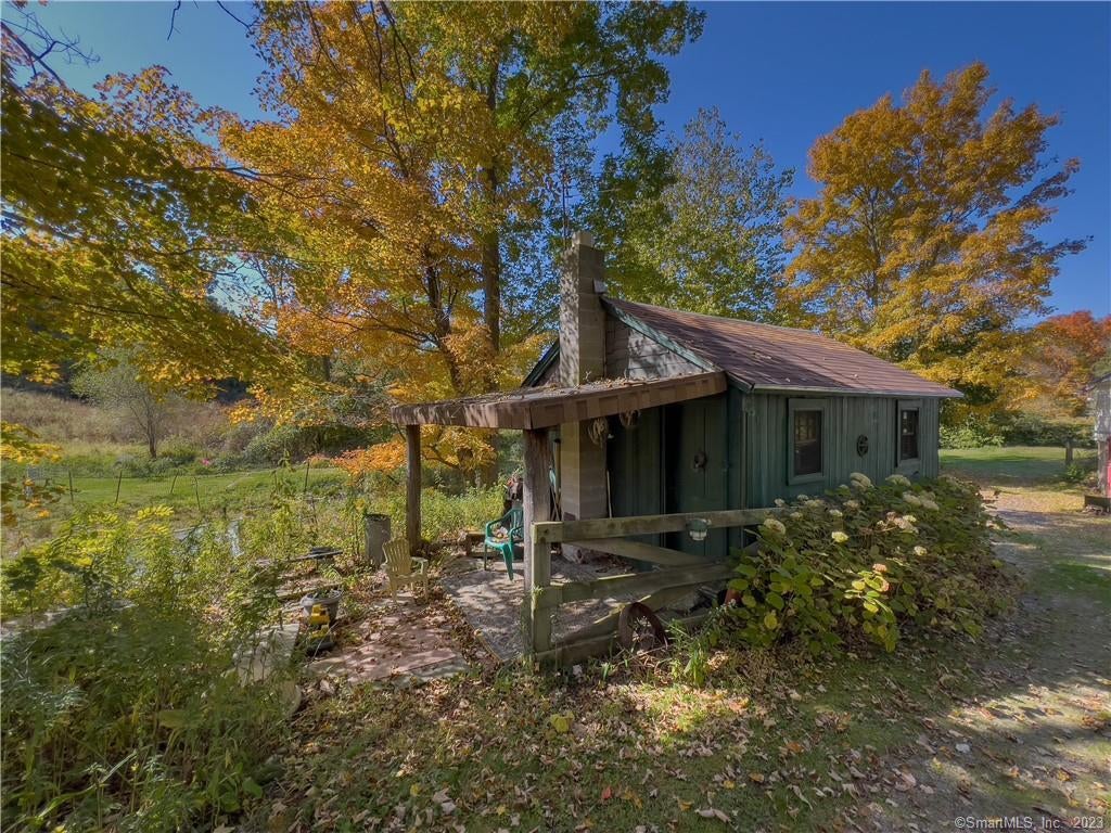 Newtown, Connecticut, 06470, United States, 3 Bedrooms Bedrooms, ,2 BathroomsBathrooms,Residential,Active,1967111