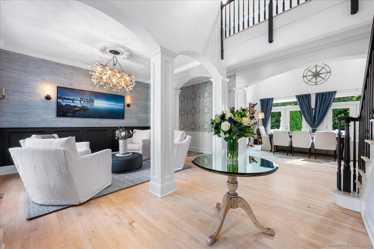 Clinton, Connecticut, 06413, United States, 5 Bedrooms Bedrooms, ,4 BathroomsBathrooms,Residential,Active,1936123