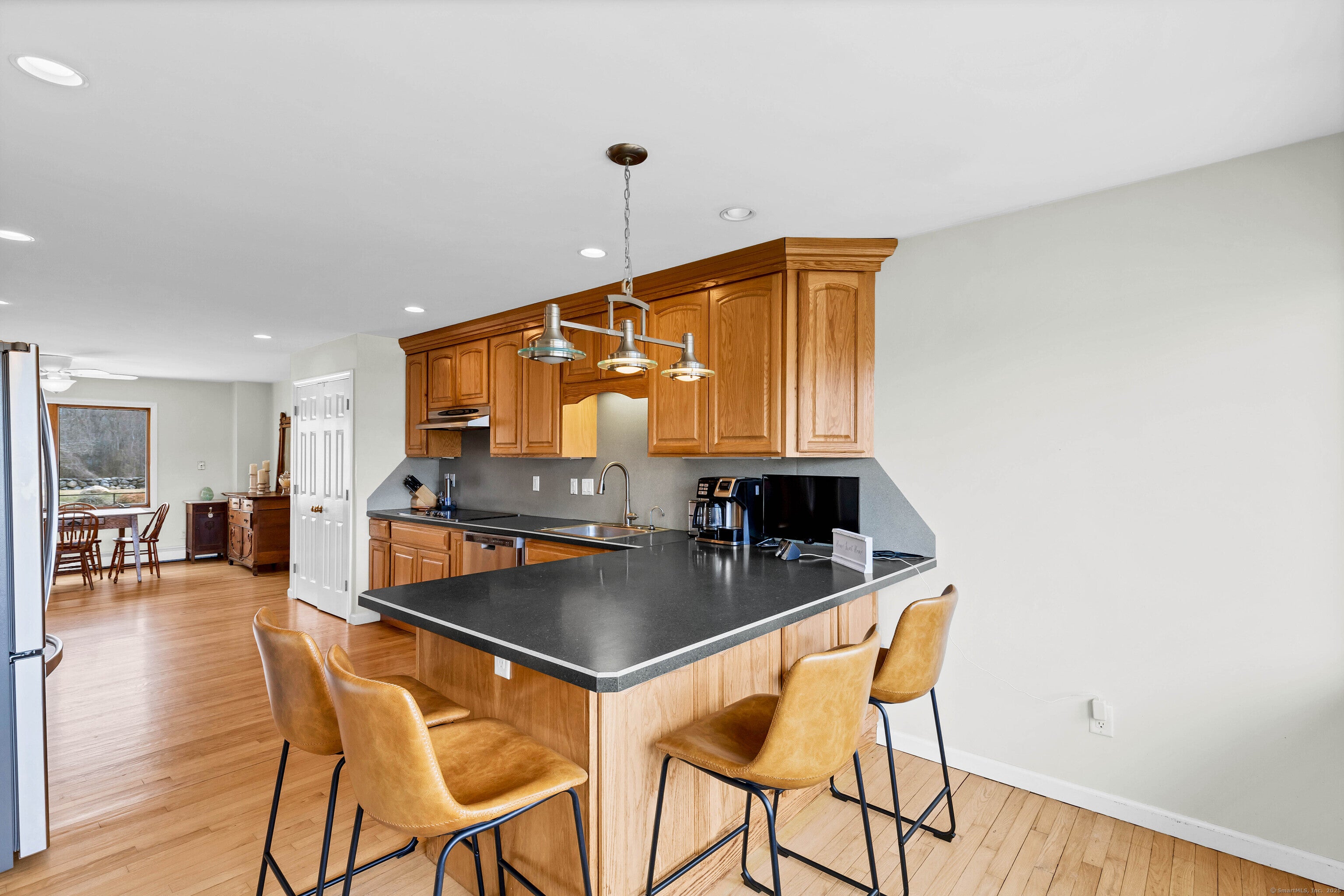 Groton, Connecticut, 06340, United States, 5 Bedrooms Bedrooms, ,5 BathroomsBathrooms,Residential,Active,1849560