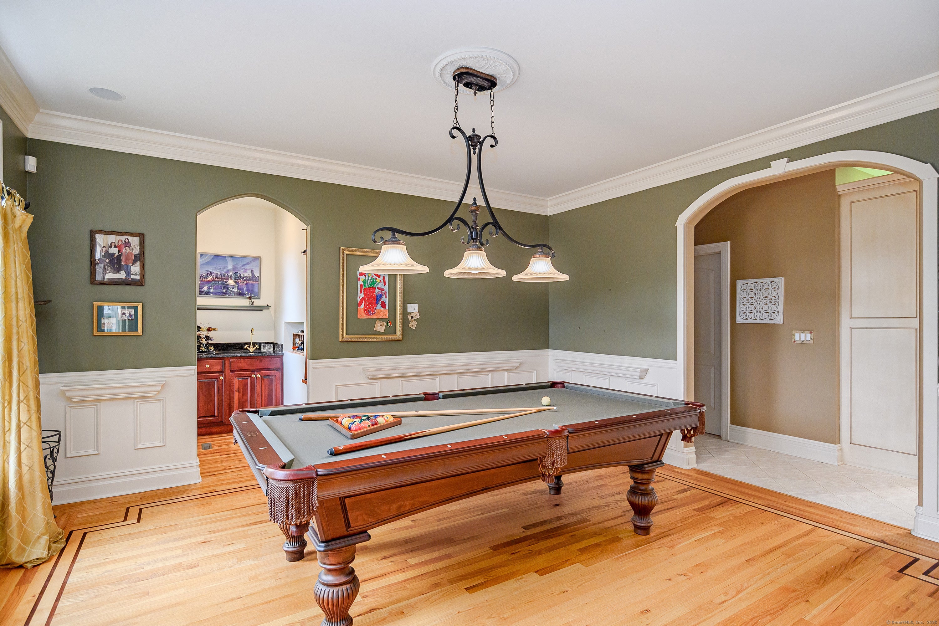 Newtown, Connecticut, 06482, United States, 4 Bedrooms Bedrooms, ,4 BathroomsBathrooms,Residential,Active,1934769