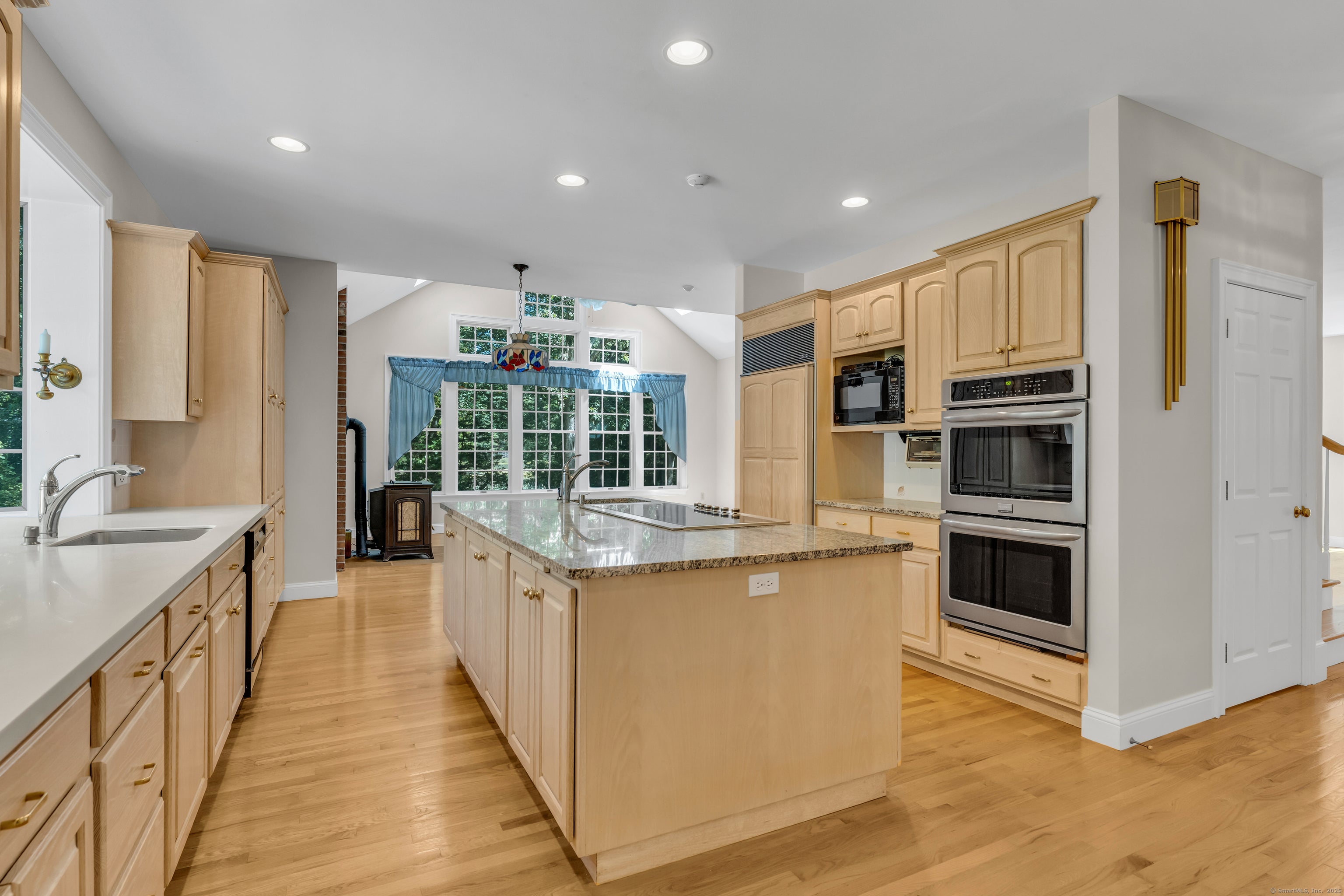 Old Lyme, Connecticut, 06371, United States, 3 Bedrooms Bedrooms, ,5 BathroomsBathrooms,Residential,Active,1944260